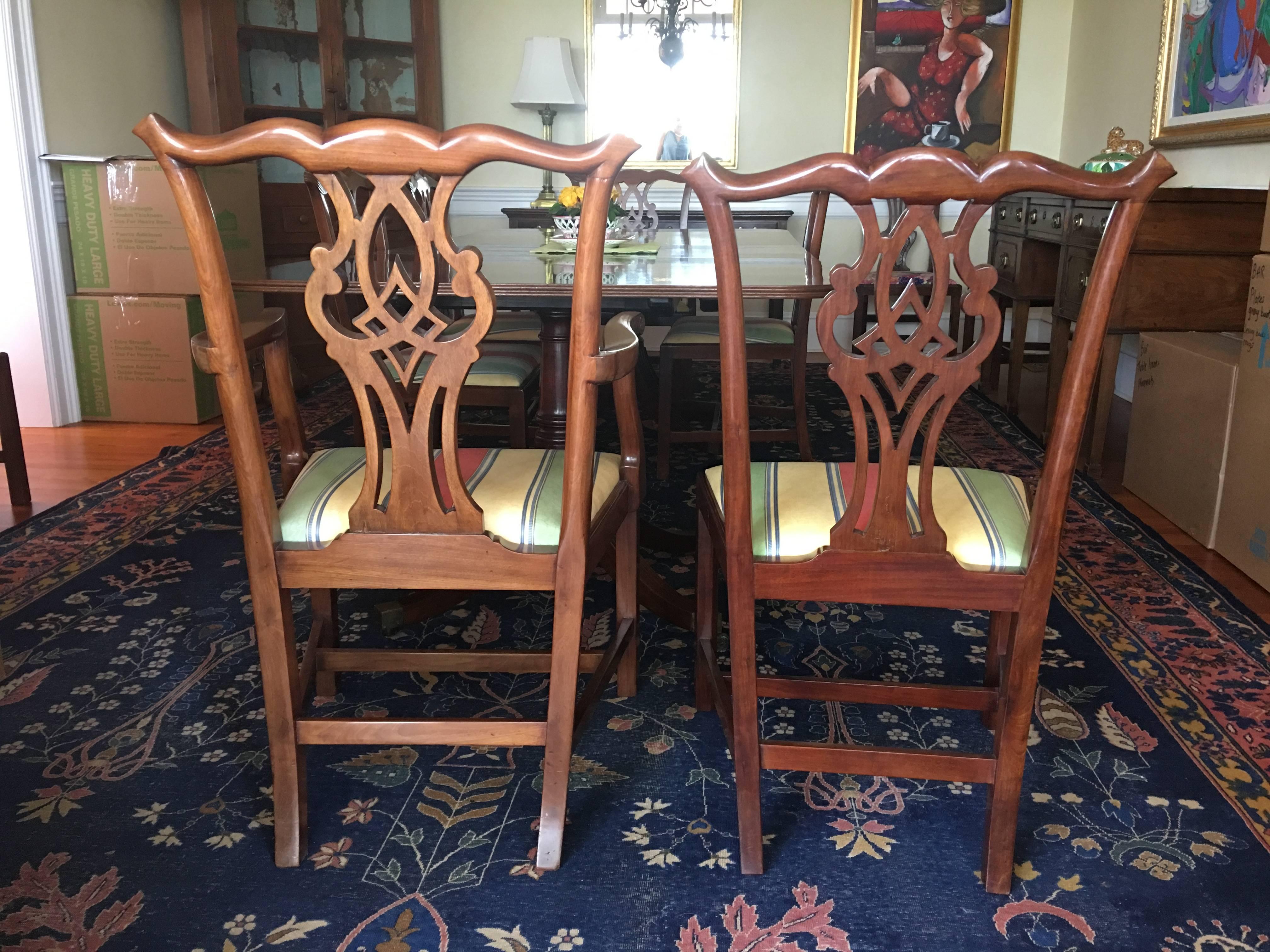 19th Century English Set of Eight Chippendale Style Mahogany Dining Room Chairs, circa 1870