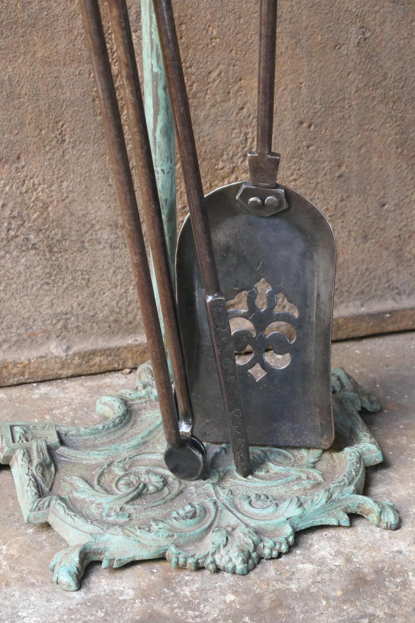 Set inglese di attrezzi per caminetto, set di accessori vittoriano, XIX secolo in vendita 1