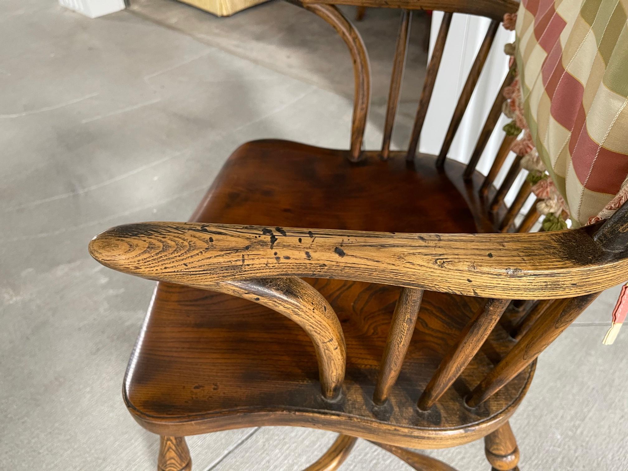 English Set of Four Windsor Oak Chairs, 20th Century 6