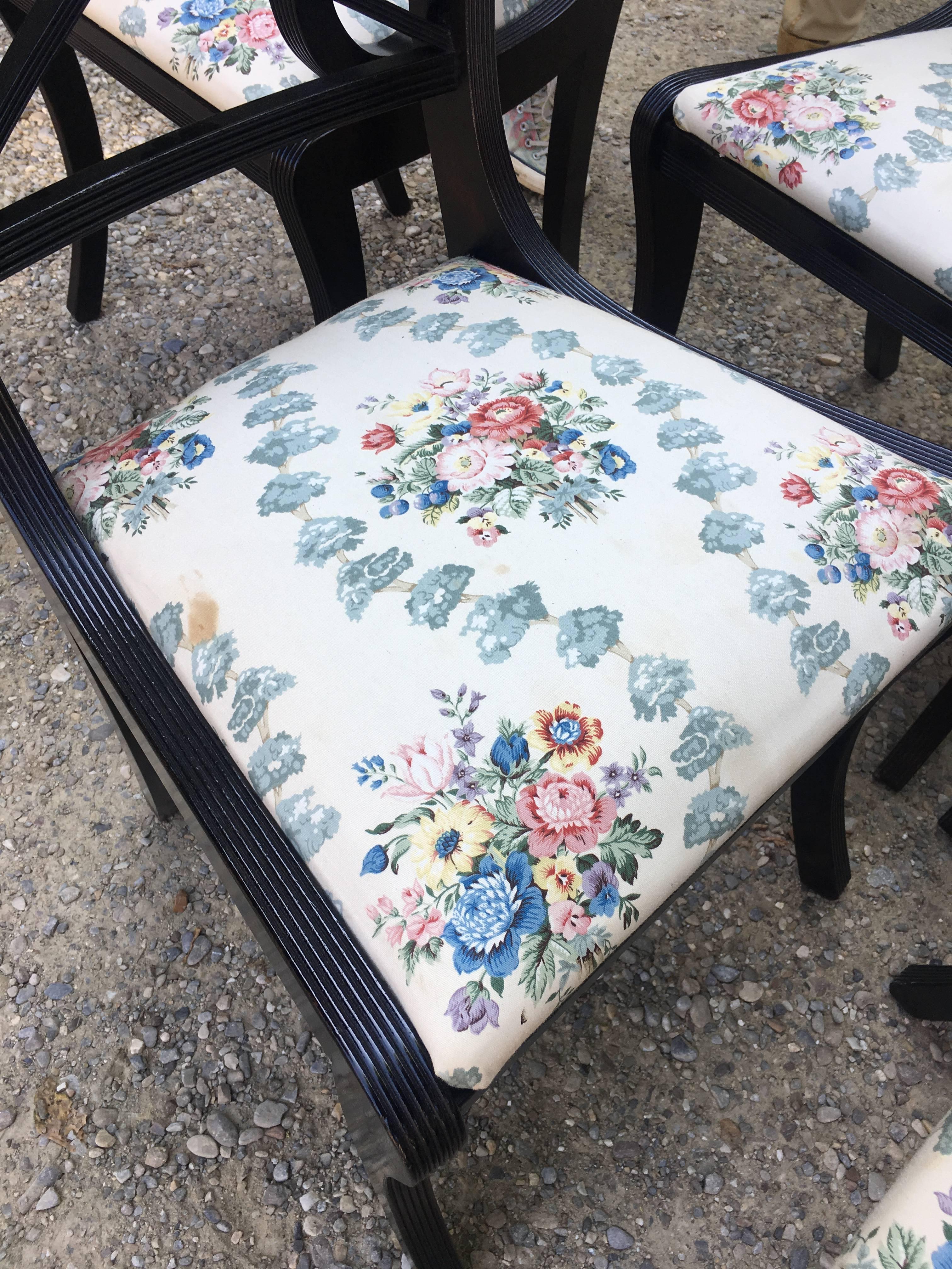 English Set of Six Regency Ebonized Chairs with Floral Fabric Seat from 1860s For Sale 5