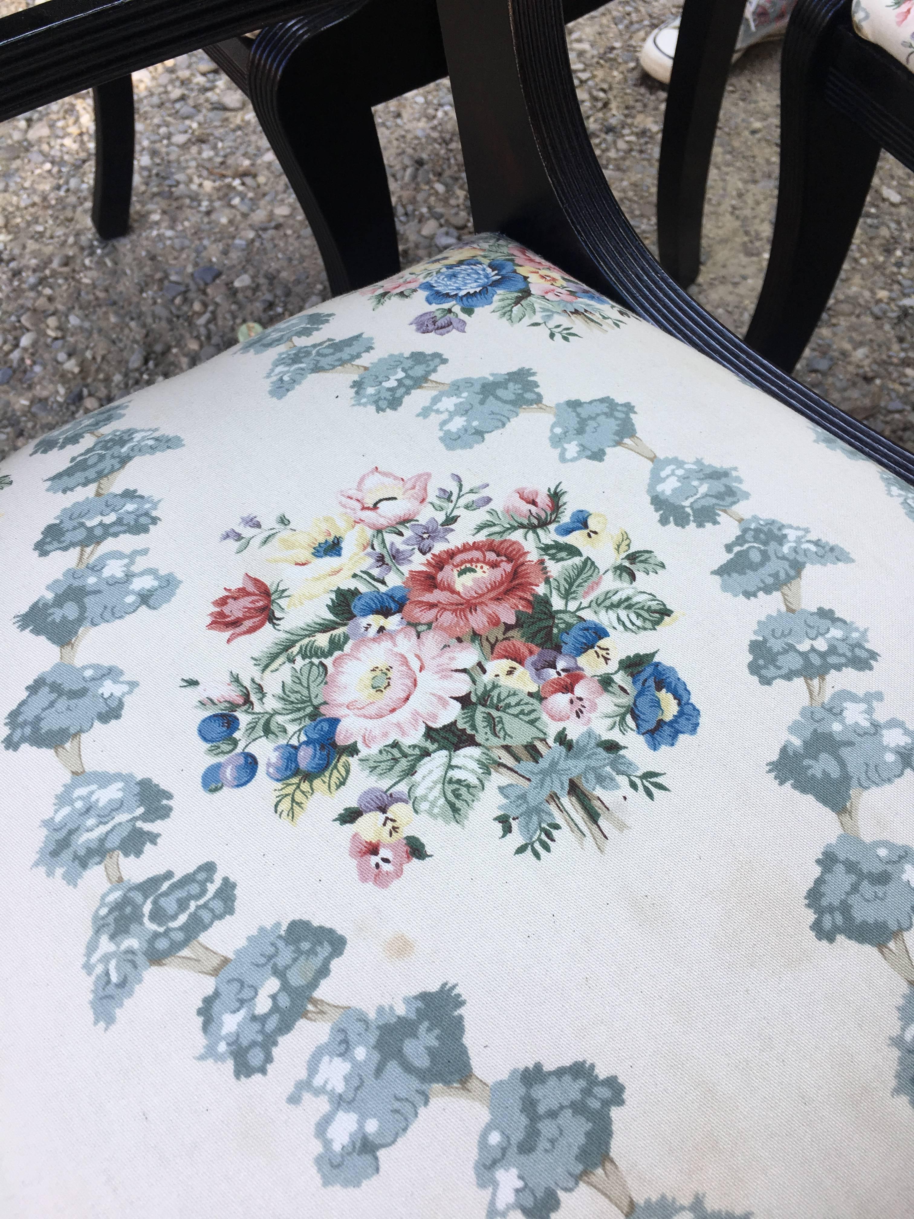 English Set of Six Regency Ebonized Chairs with Floral Fabric Seat from 1860s For Sale 7