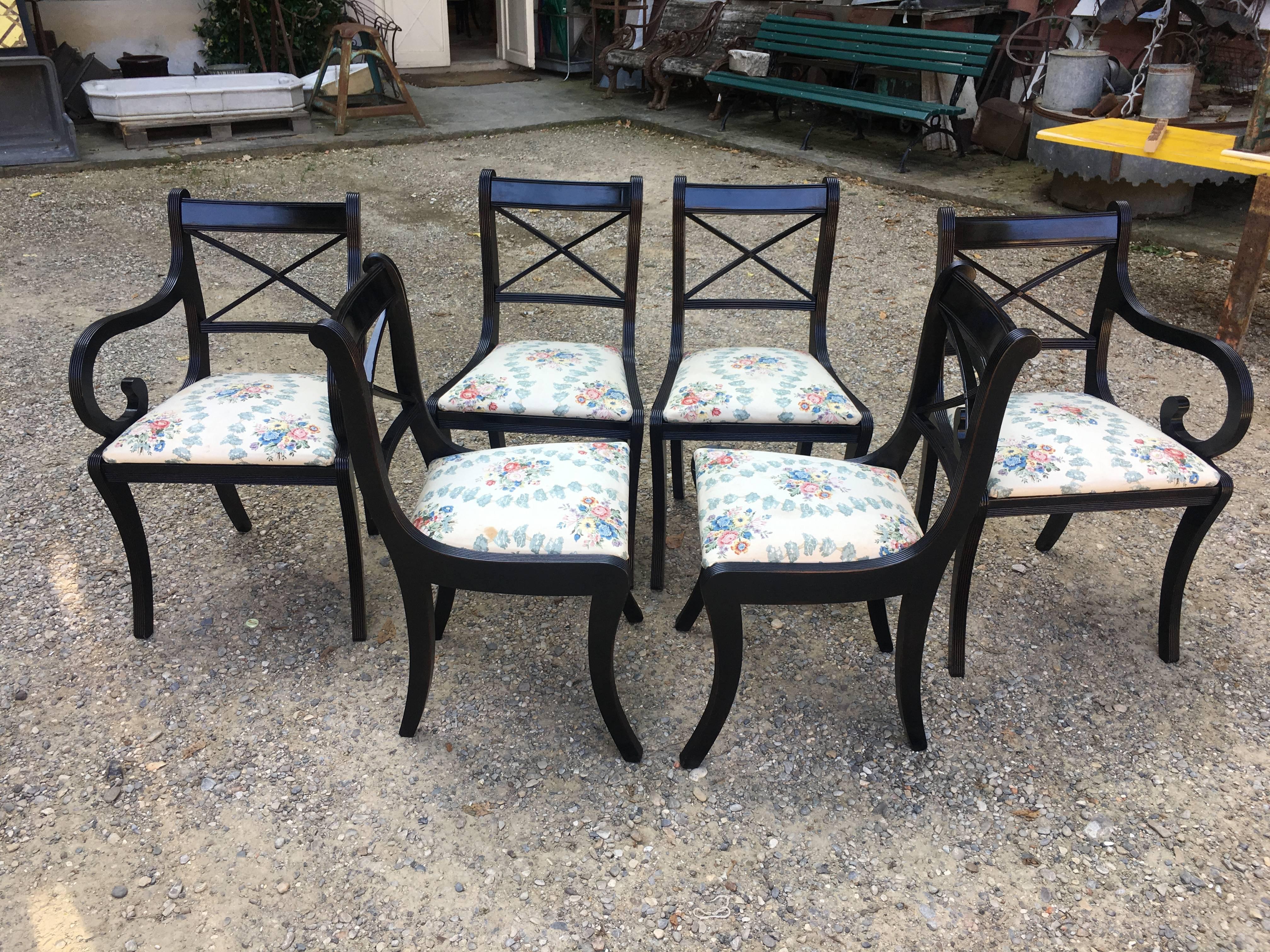 English Set of Six Regency Ebonized Chairs with Floral Fabric Seat from 1860s In Excellent Condition For Sale In Florence, IT
