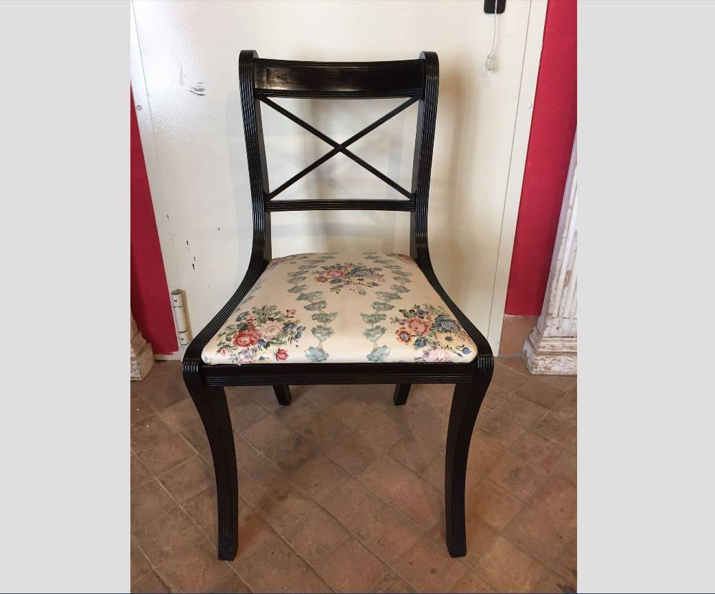 English Set of Six Regency Ebonized Chairs with Floral Fabric Seat from 1860s For Sale 3
