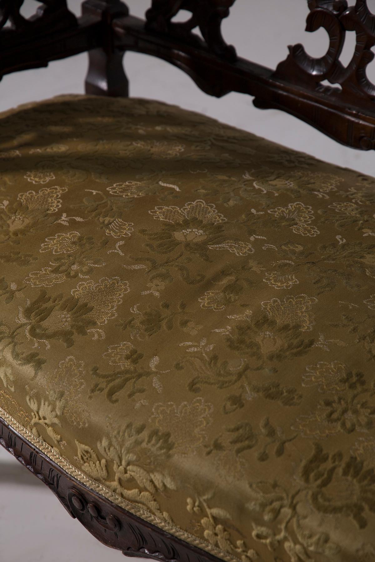 settee ingles vintage en madera y tela en Bueno estado para la venta en Milano, IT