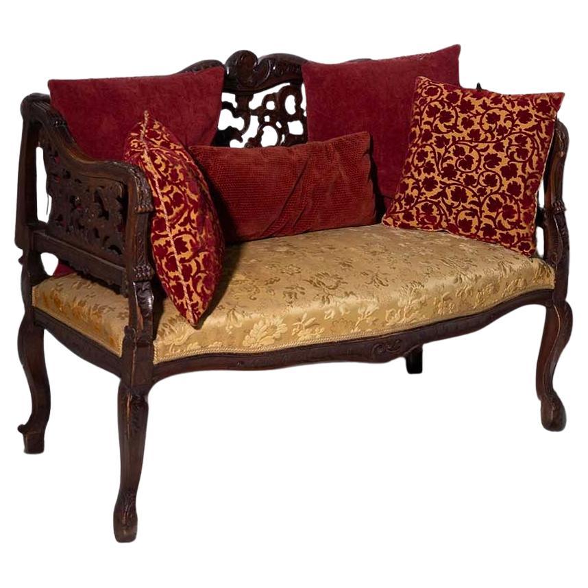 canapé anglais vintage en bois et tissu