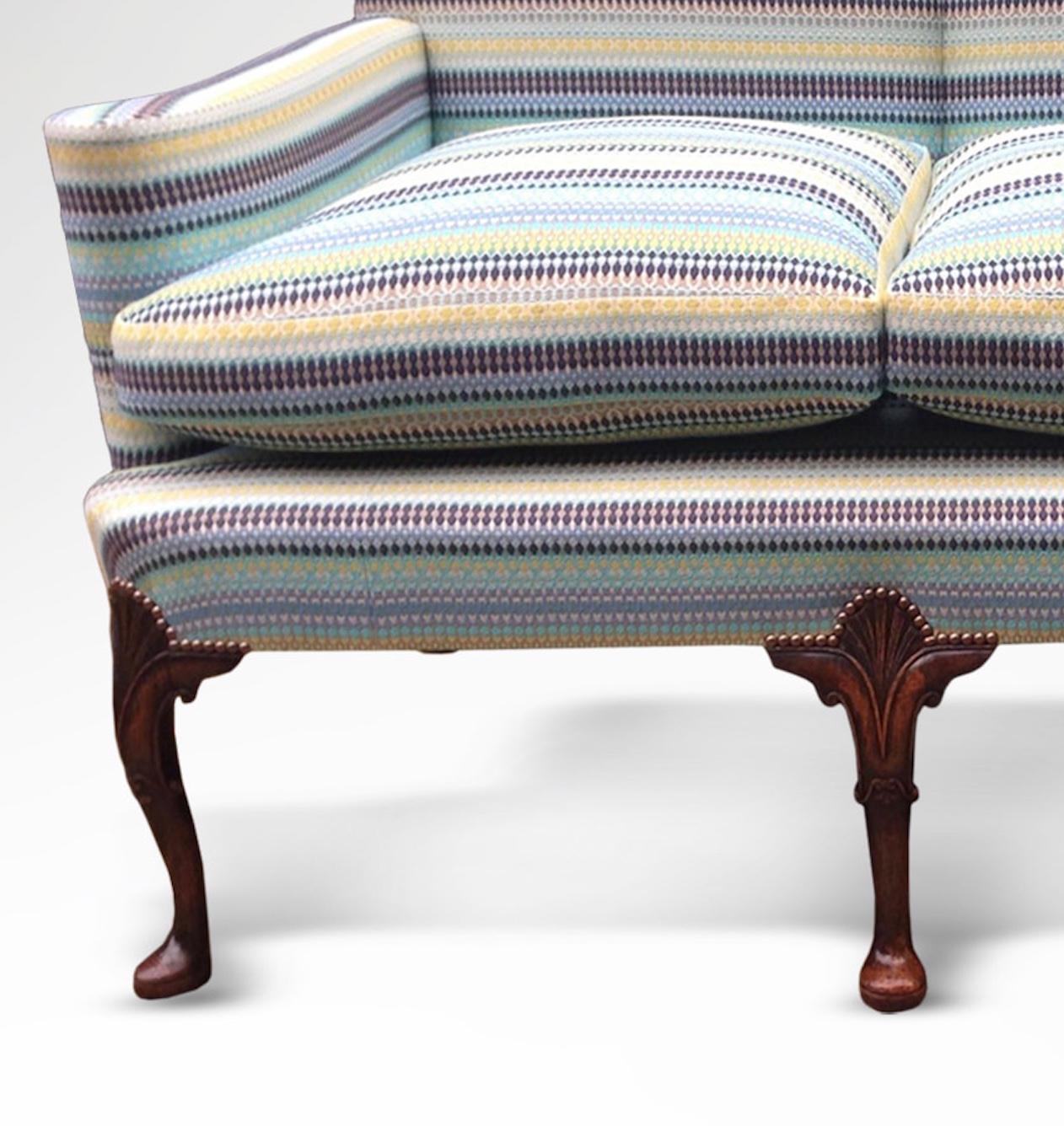 English Settee with Striped Upholstery in the Georgian Manner In Excellent Condition For Sale In London, GB