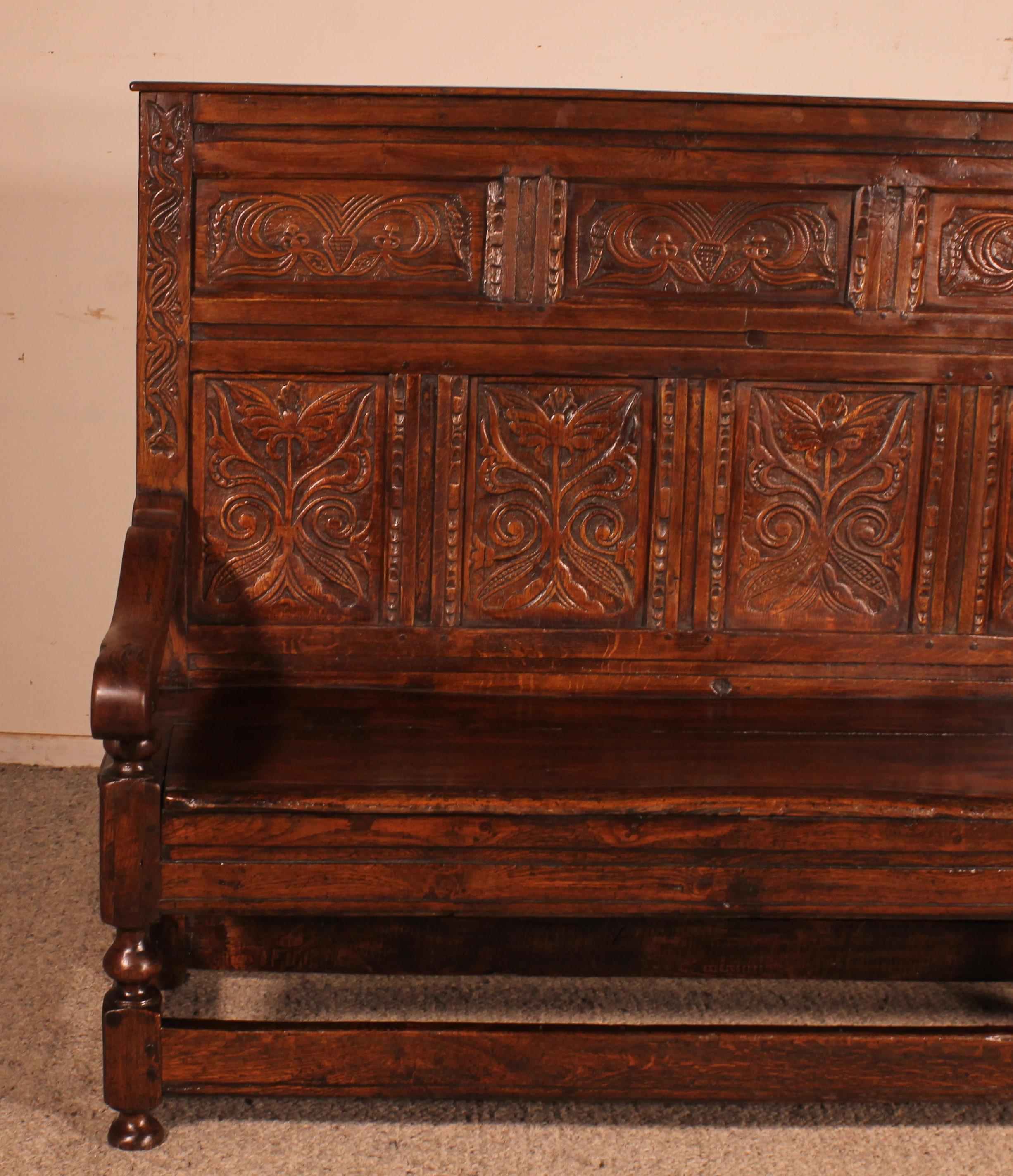 English Settle/ Bench in Oak from the, 17th Century For Sale at 1stDibs