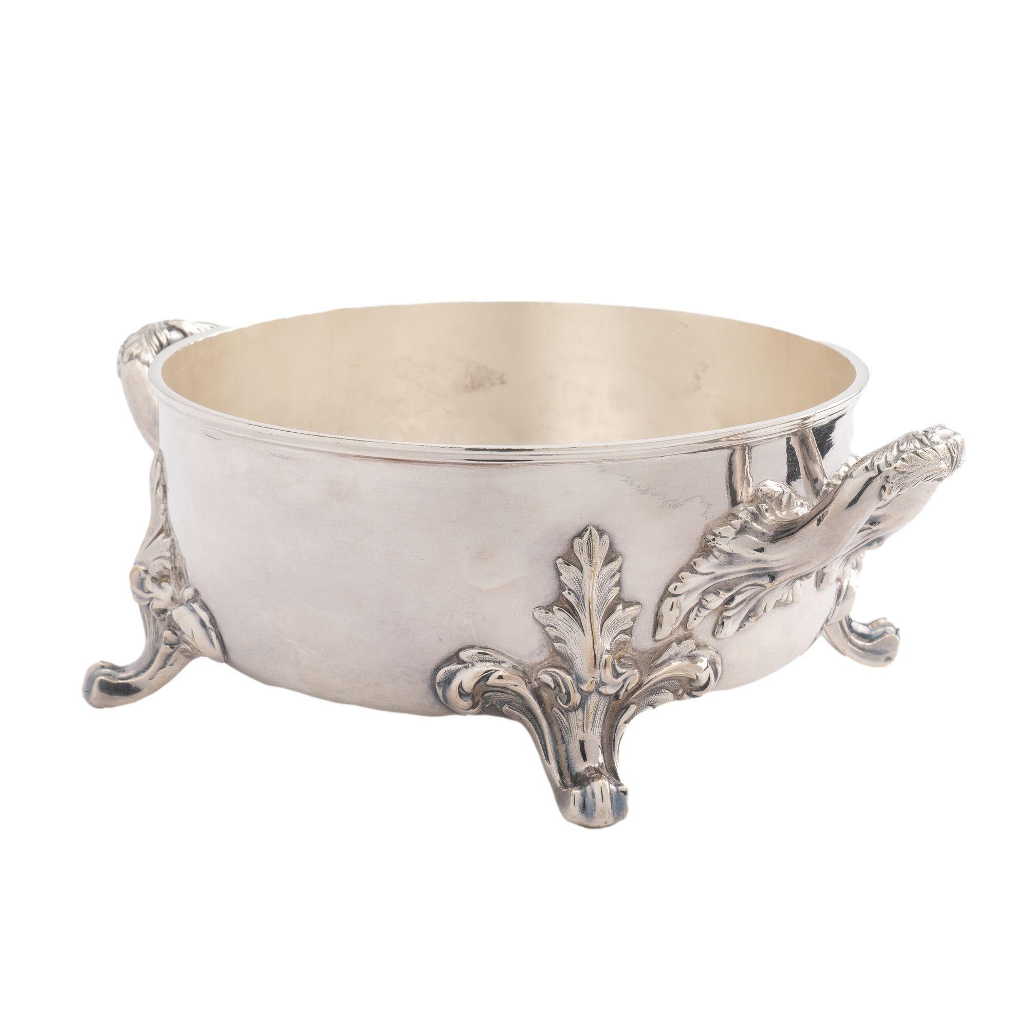 Sterling Silver English Sheffield Dish with Lion’s Paw Feet by Smith, Sissons & Co. '1810-1840' For Sale