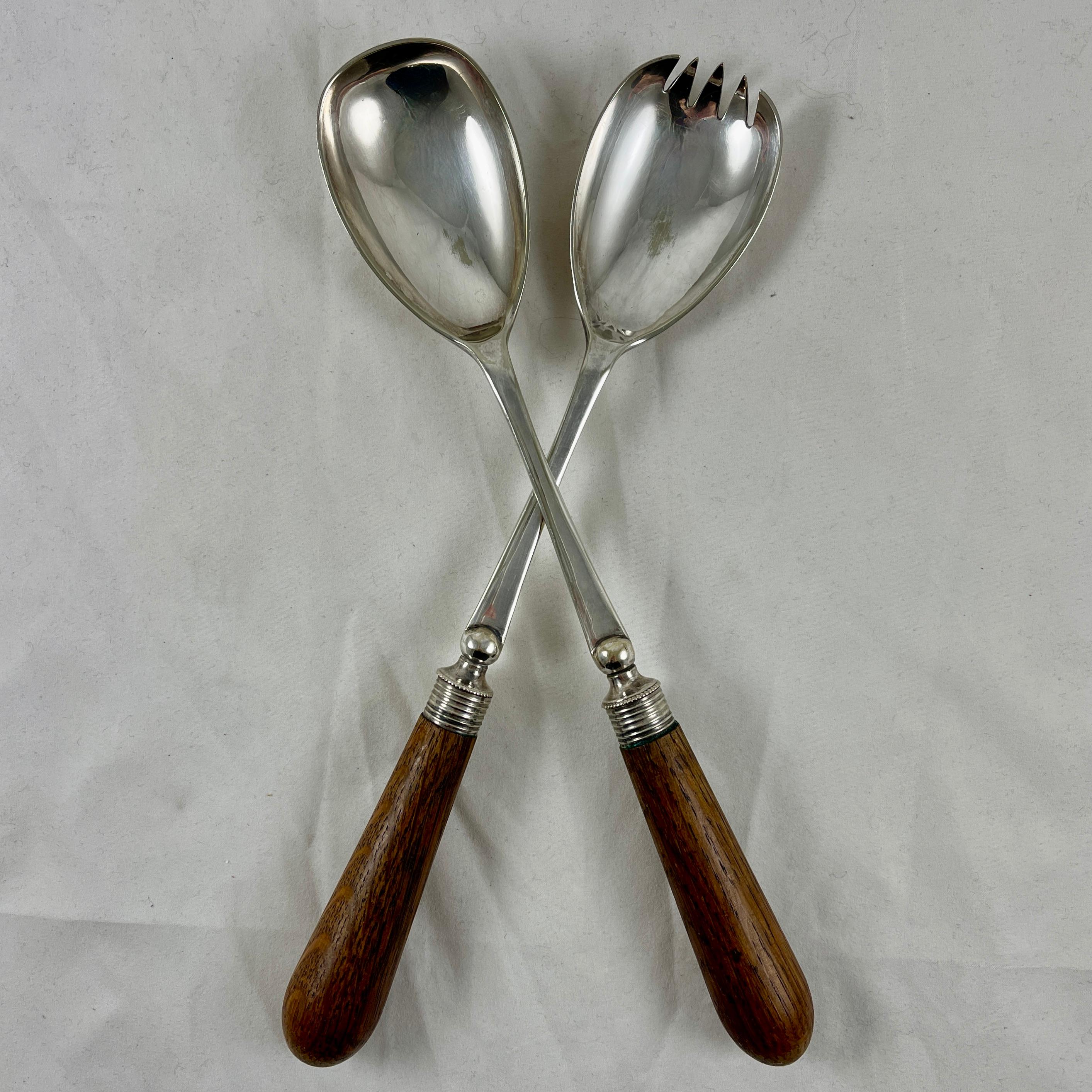 English Sheffield Silver & Oak Handled Salad Fork & Spoon Serving Pair, c. 1886 For Sale 2