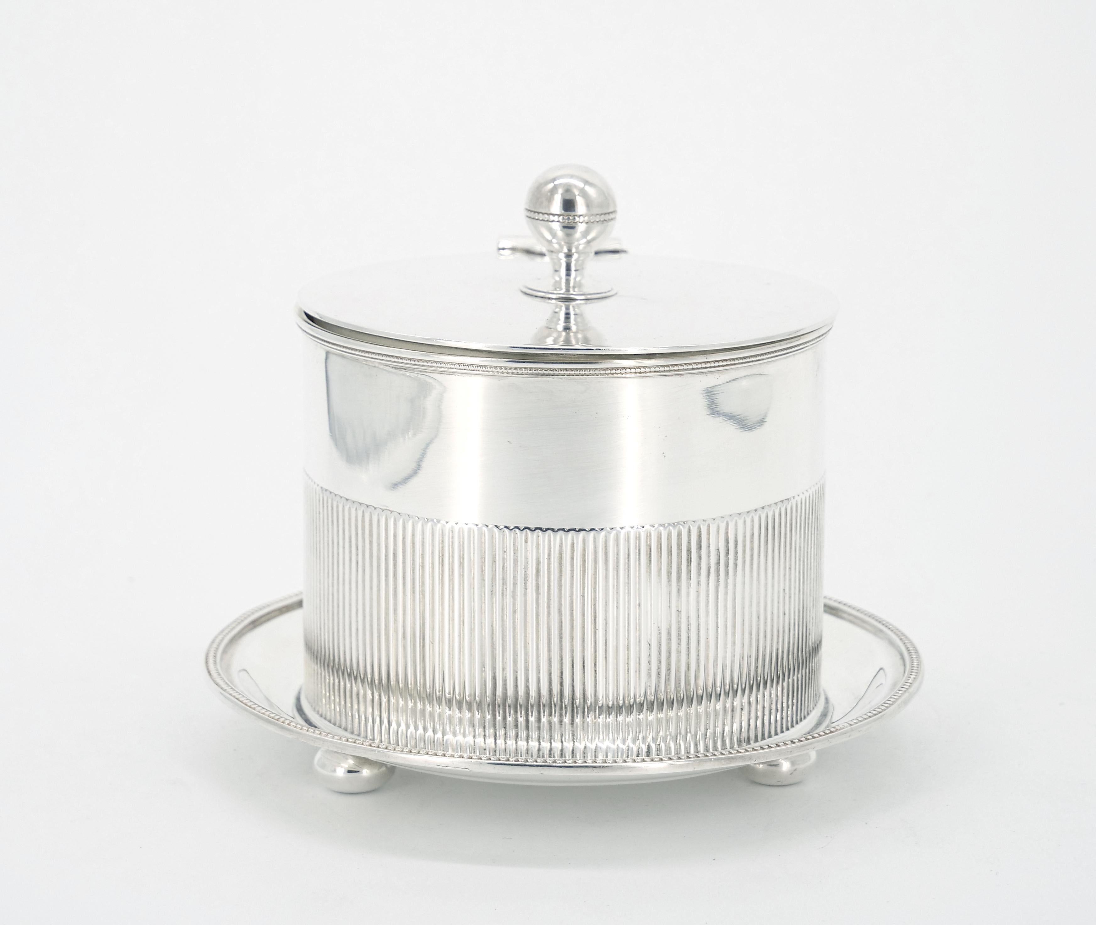 Art Deco English Sheffield Silver Plate Covered Round Shape Tea Caddy For Sale