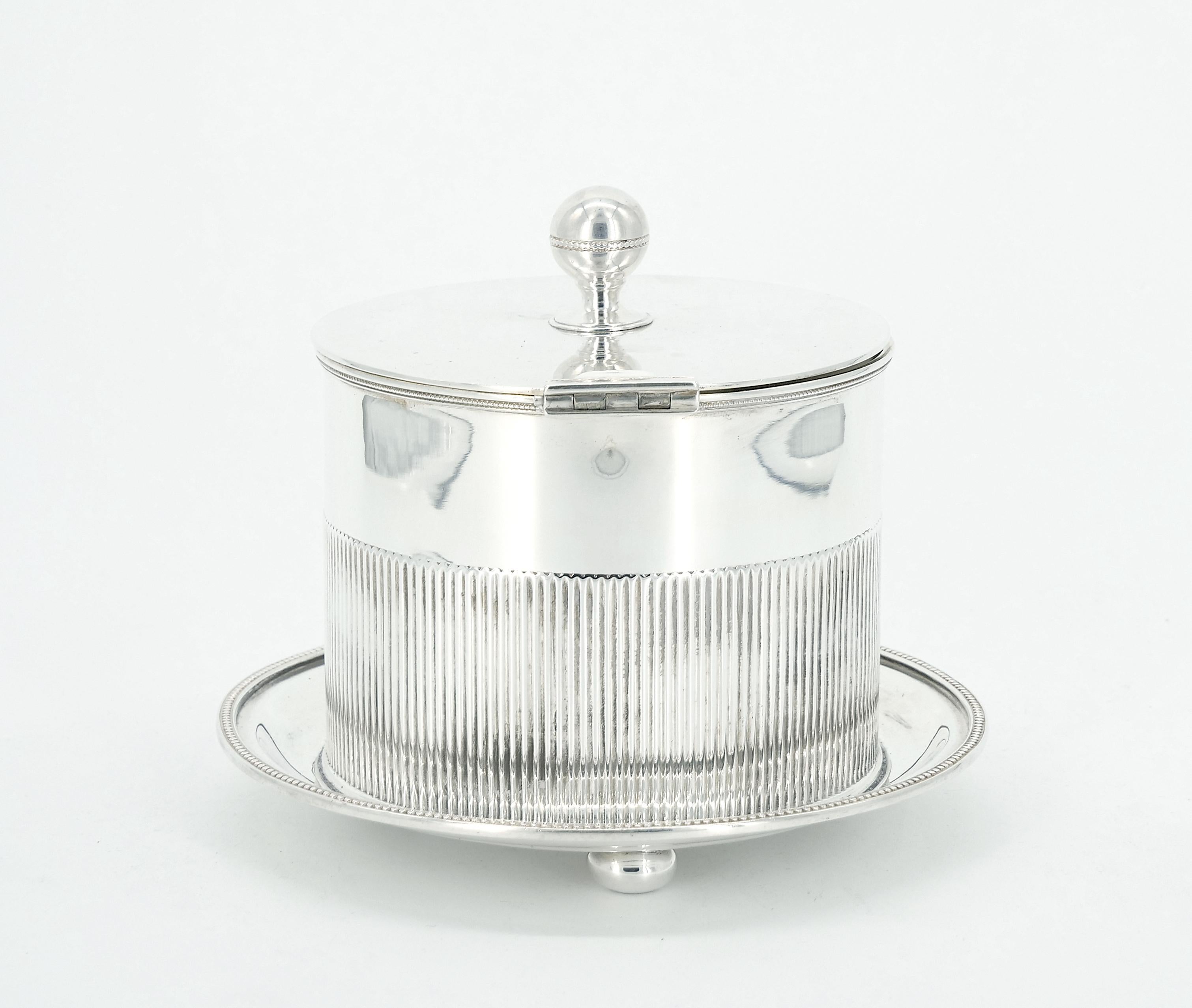 English Sheffield Silver Plate Covered Round Shape Tea Caddy For Sale 4