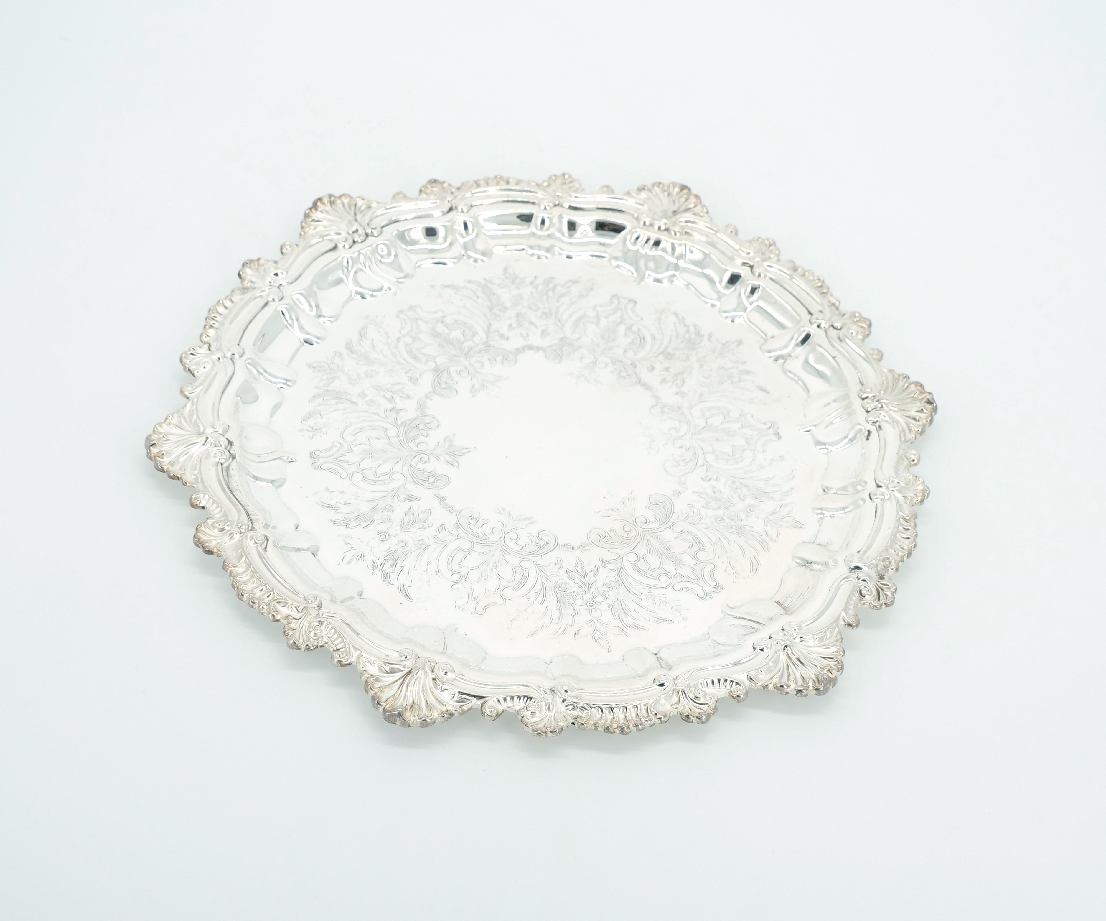 20th Century English Sheffield Silver Plate / Engraved Interior Round Serving Tray For Sale