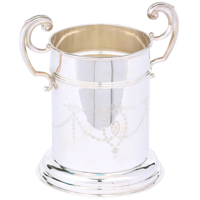 HERMÈS Porte bouteille Métal argenté à décor de cordage Chiffré Treca de Paris Bottle holder