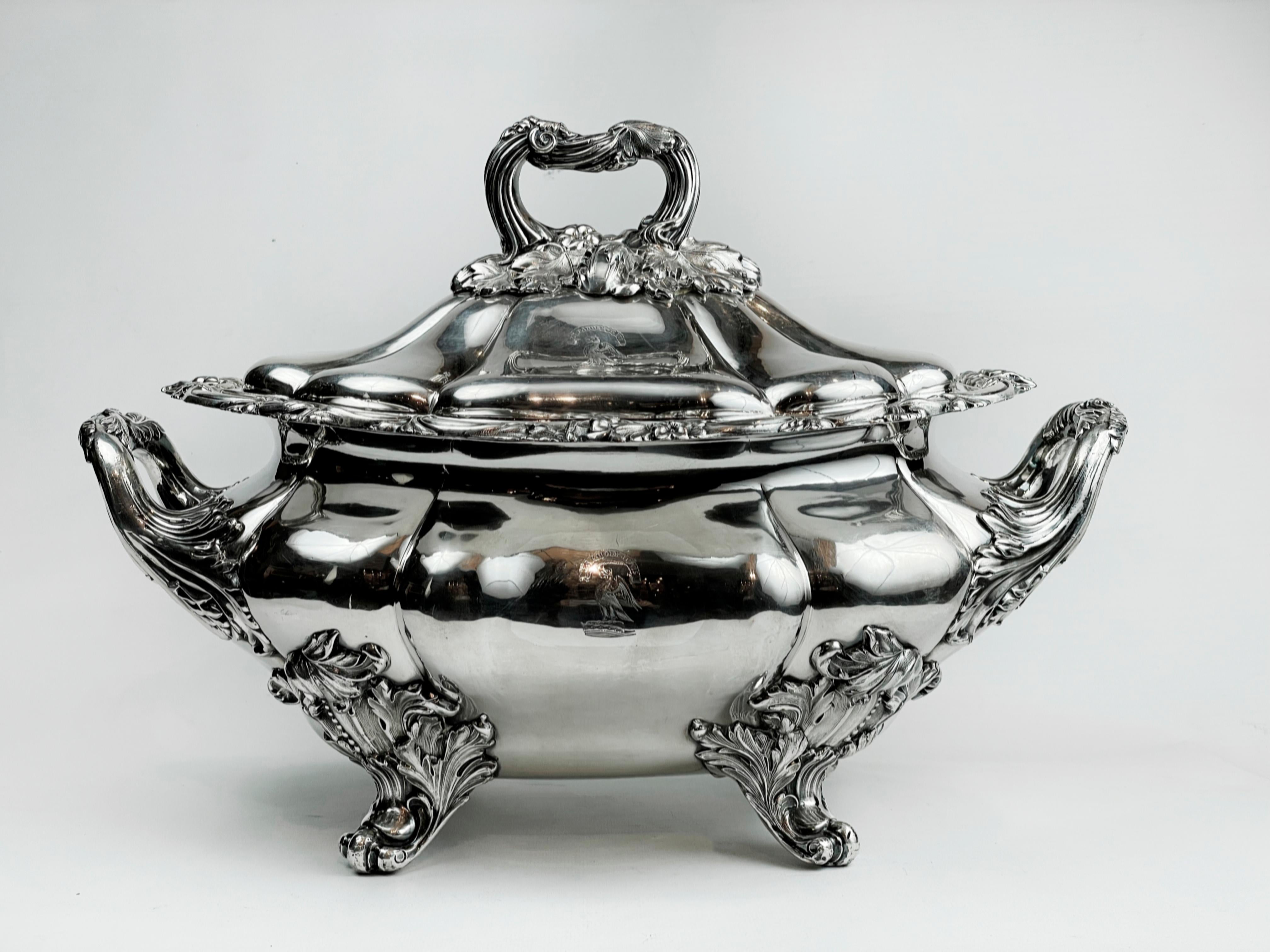 Sopera inglesa Sheffield recubierta de plata Silver en venta