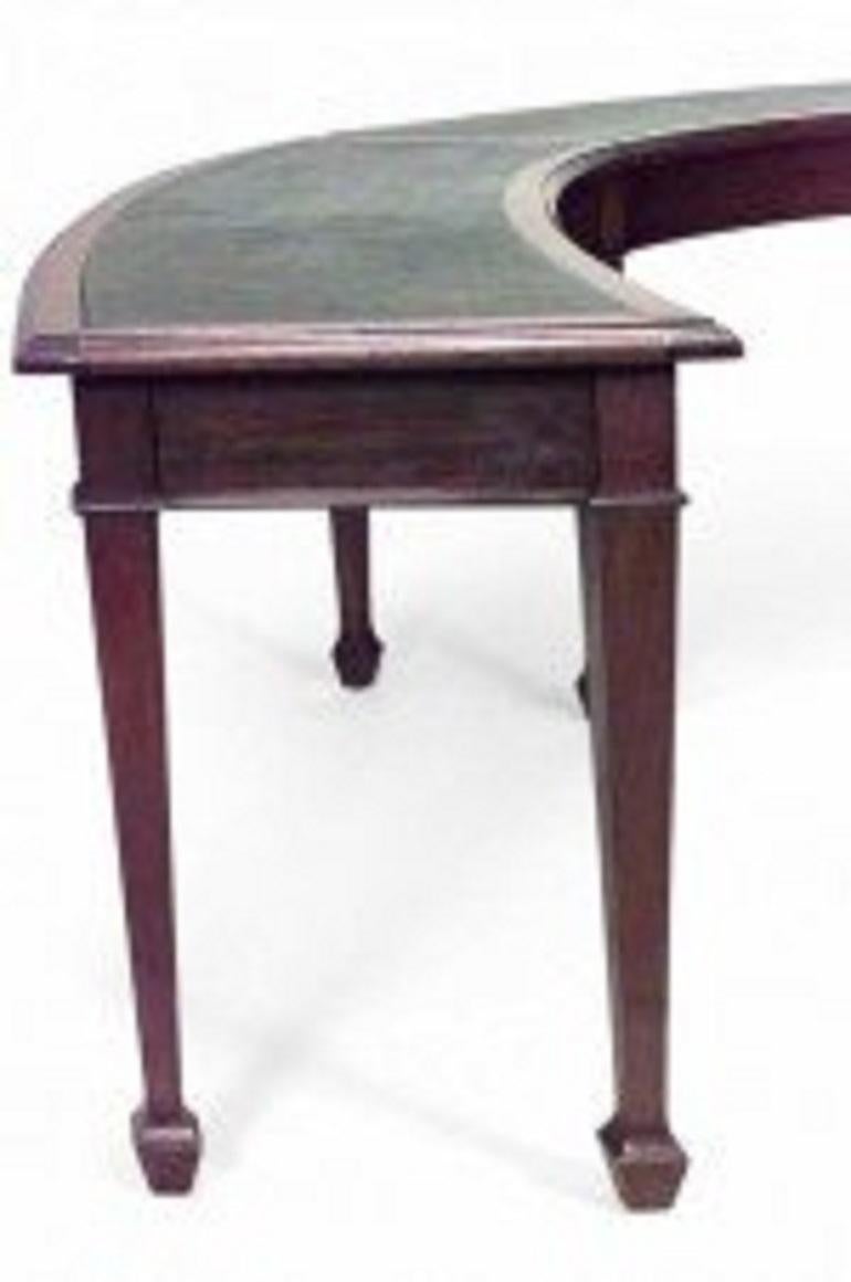 Table de conférence en fer à cheval anglaise Sheraton en acajou Bon état - En vente à Queens, NY