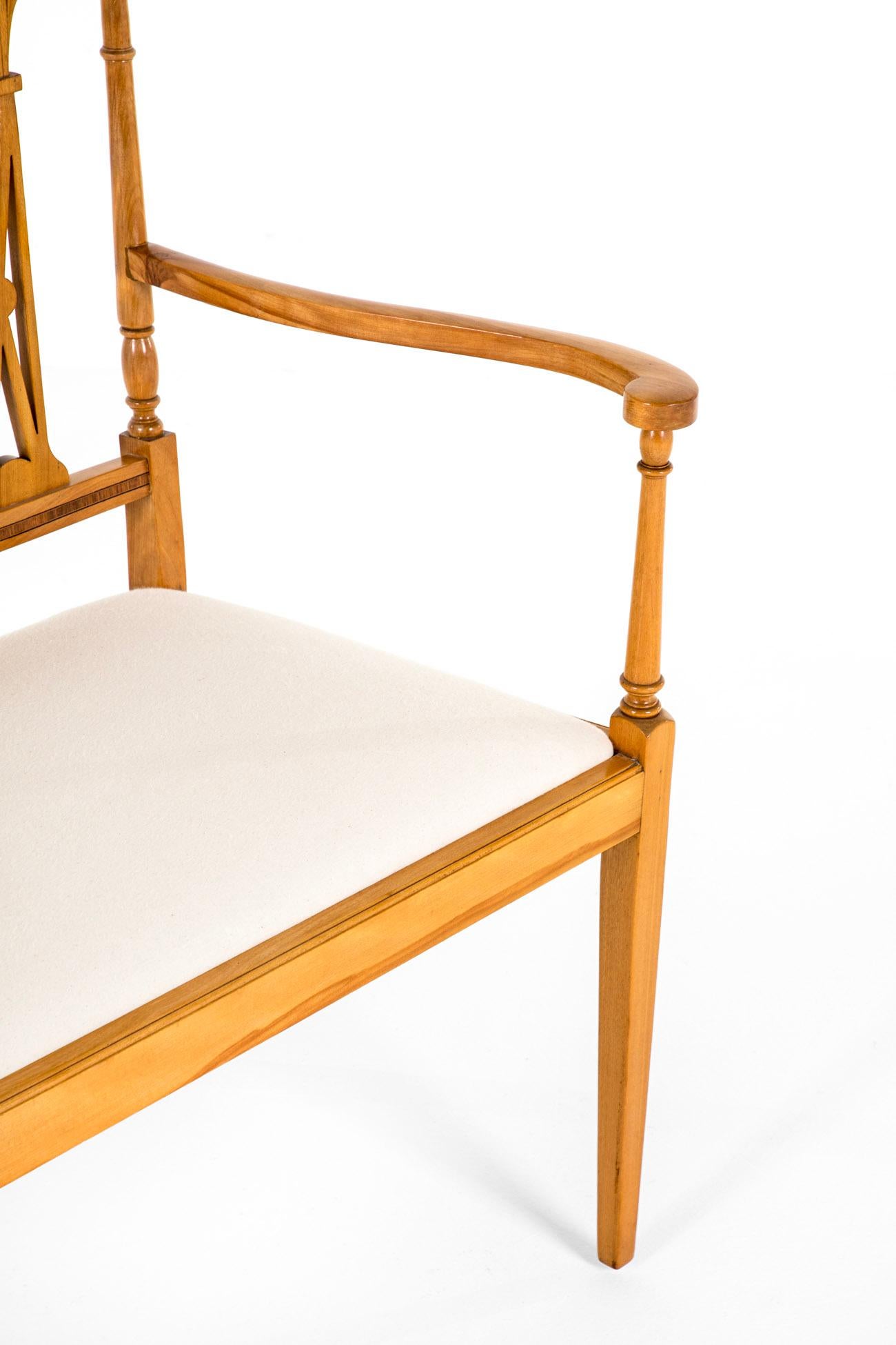 Englischer Sheraton Revival Salonsitz oder Sofasitz (20. Jahrhundert) im Angebot