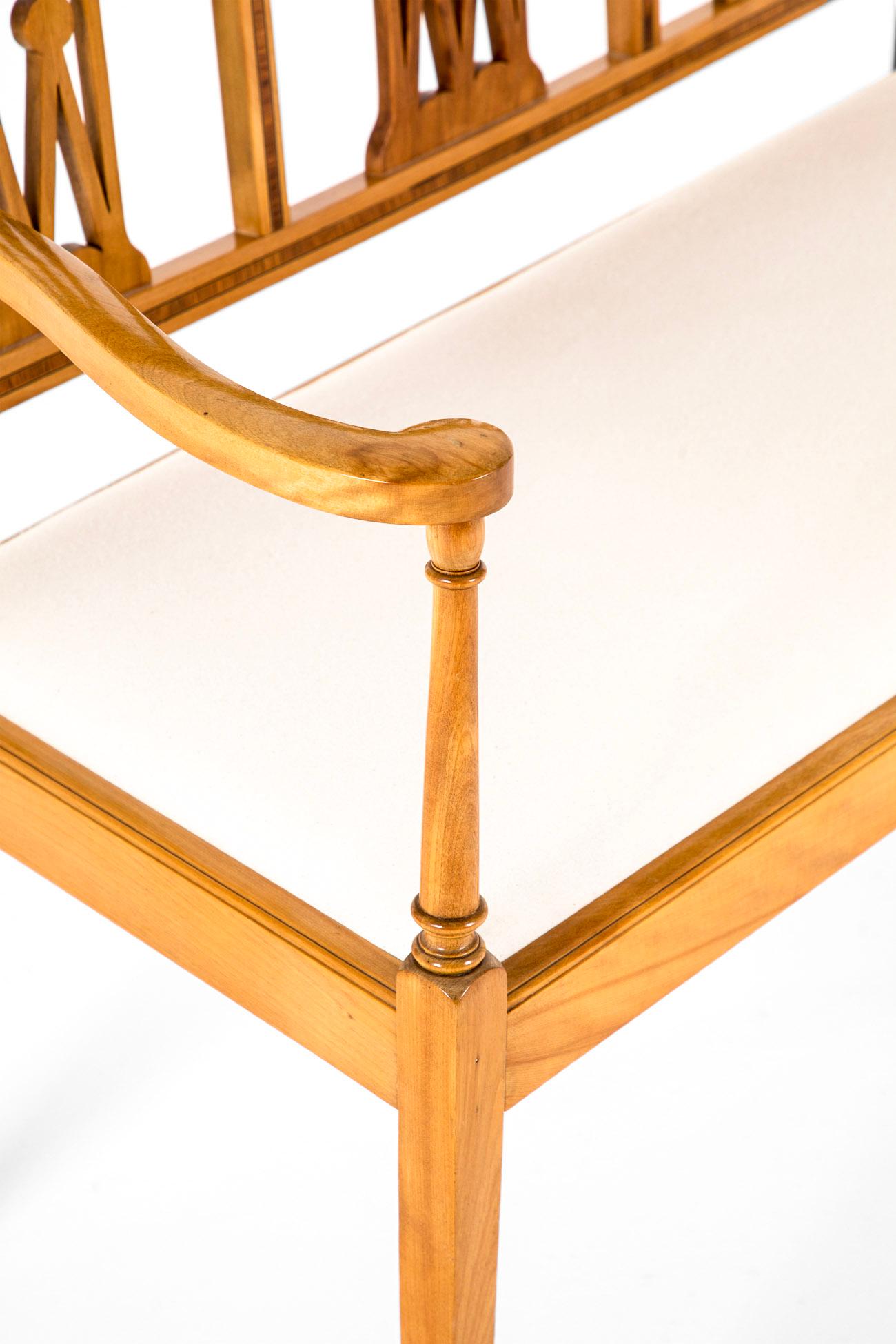 Englischer Sheraton Revival Salonsitz oder Sofasitz im Angebot 2