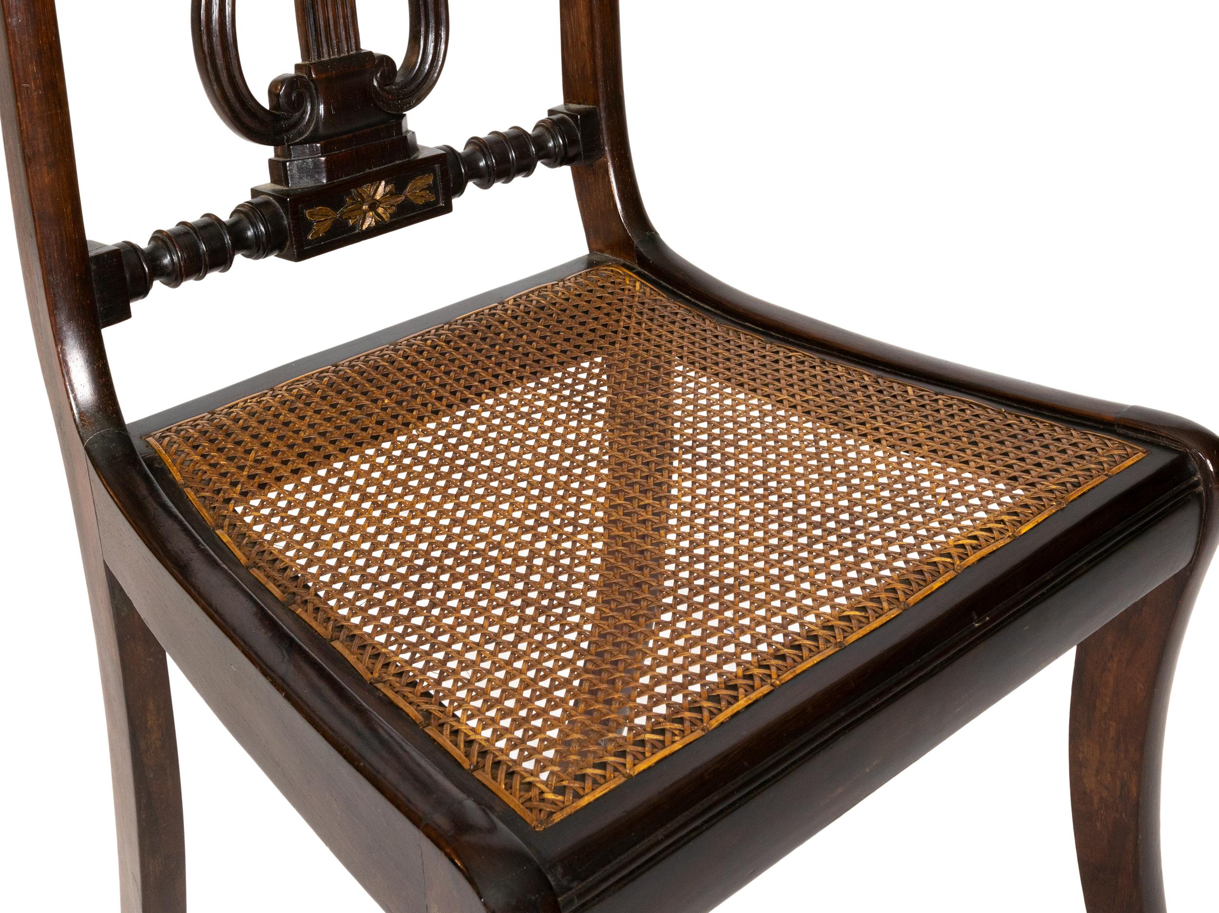 Silla de Comedor Inglesa Estilo Sheraton, Siglo XIX Tallado a mano en venta