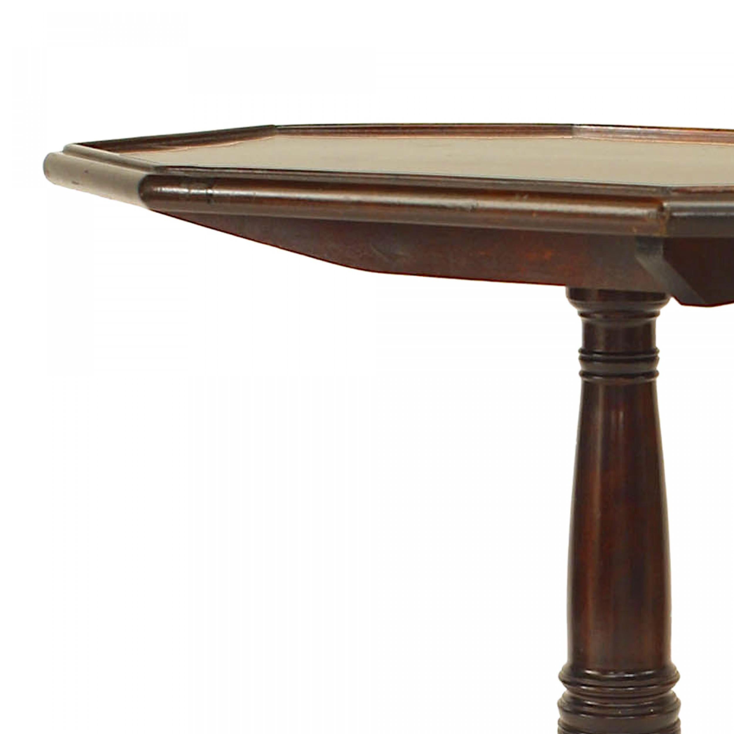Table d'appoint anglaise en acajou de style Sheraton Bon état - En vente à Queens, NY