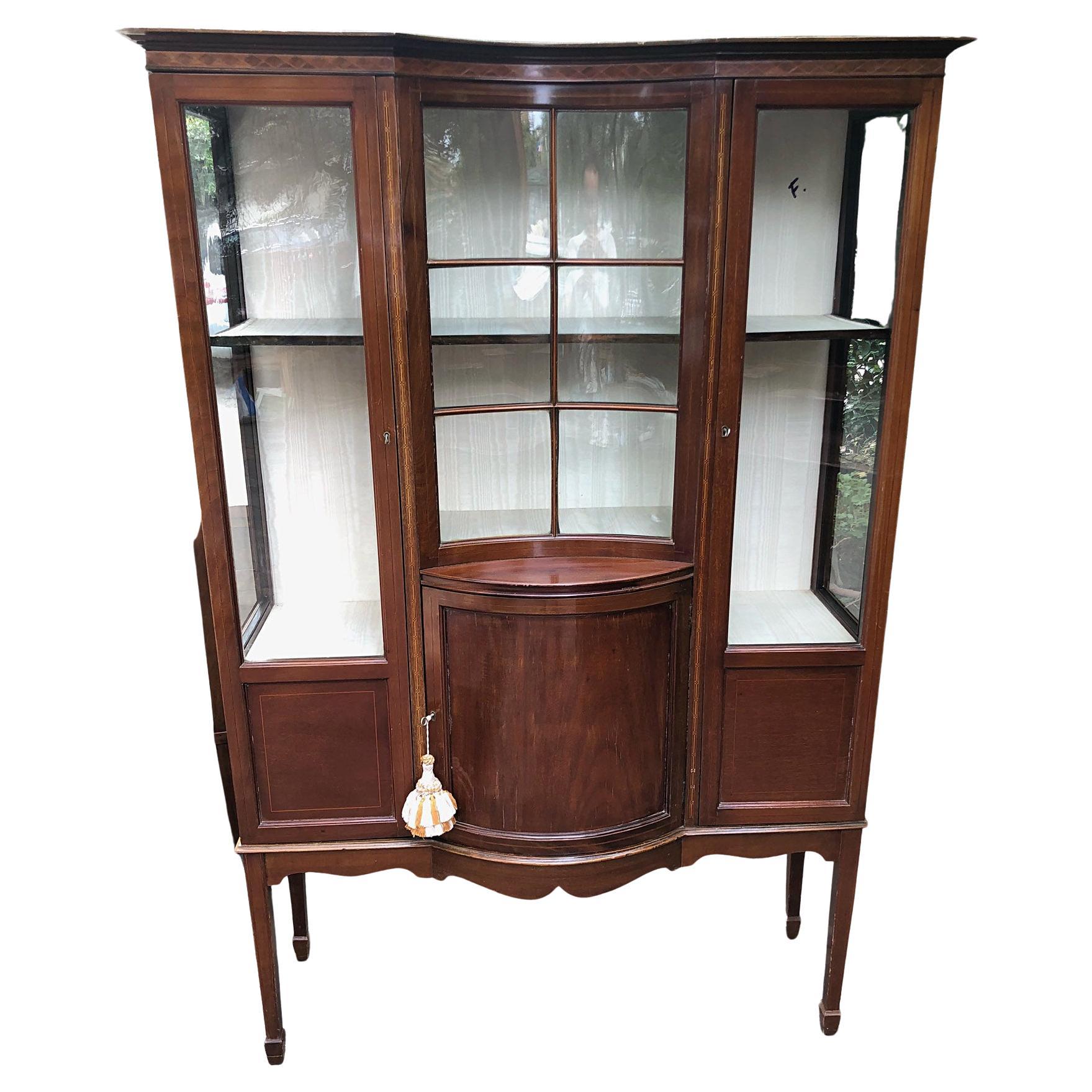English Showcase with Three Doors in Mahogany, with Glass on Three Sides