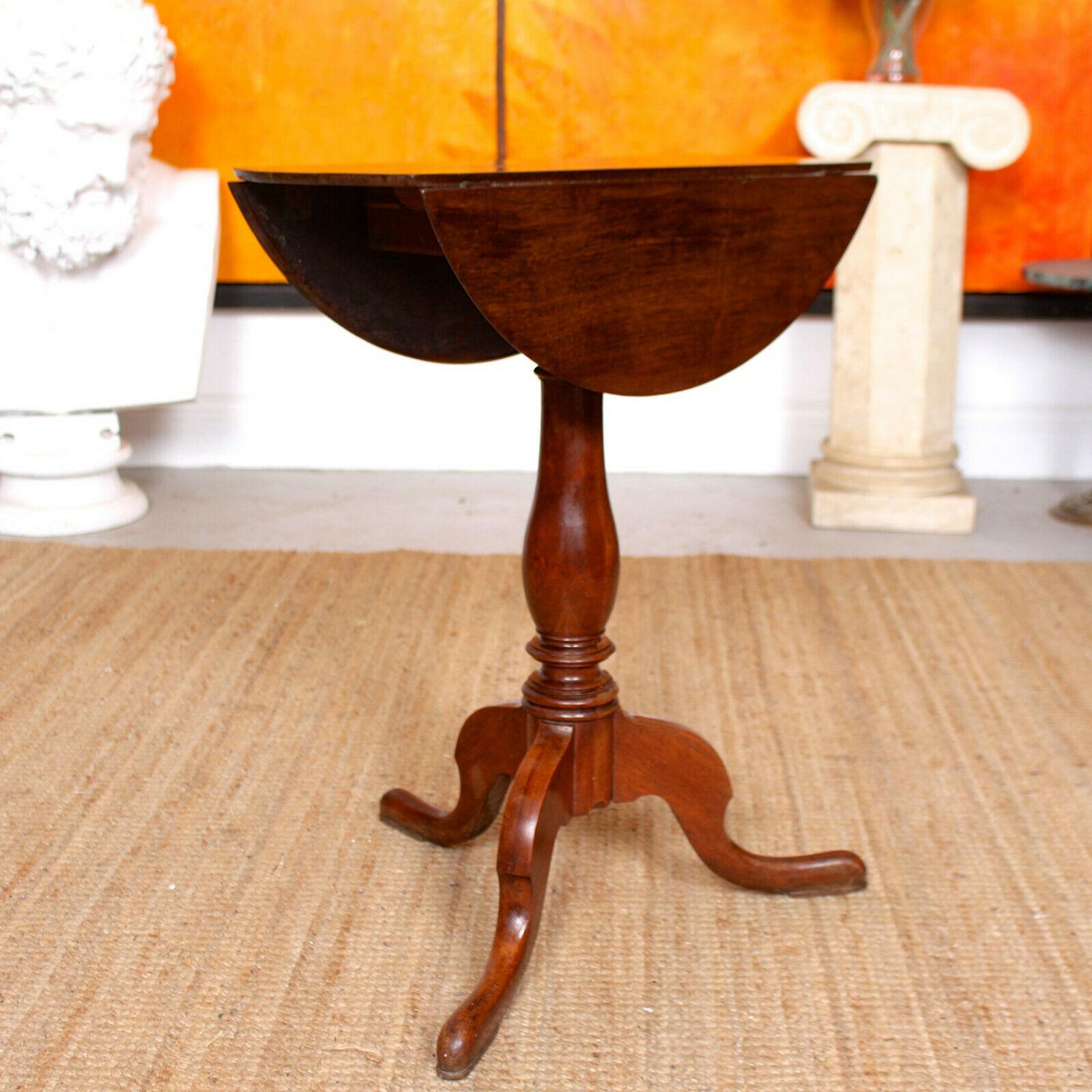 English Side Table Drop-Leaf Tripod 19th Century Mahogany Victorian Side Table In Good Condition For Sale In Newcastle upon Tyne, GB