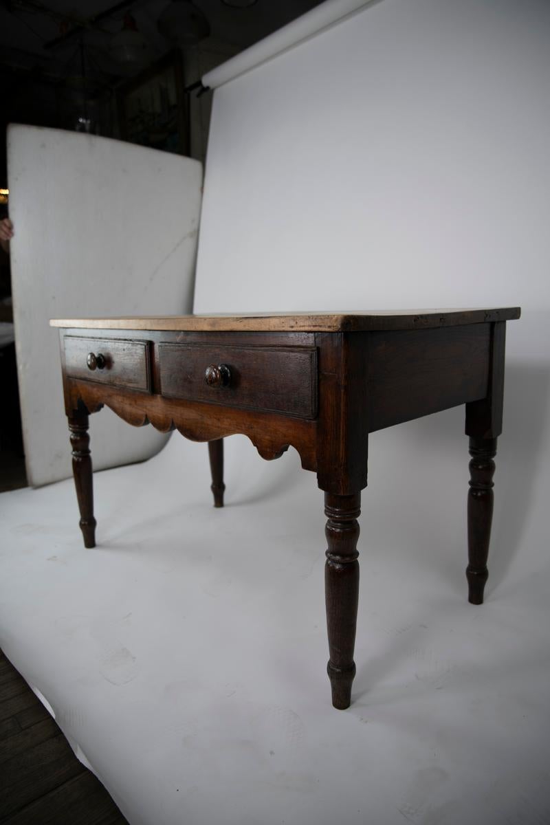 English Side Table In Good Condition For Sale In New York, NY