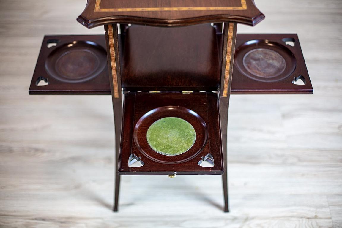 Mahogany English Side Table from the Turn of the 19th and 20th Centuries