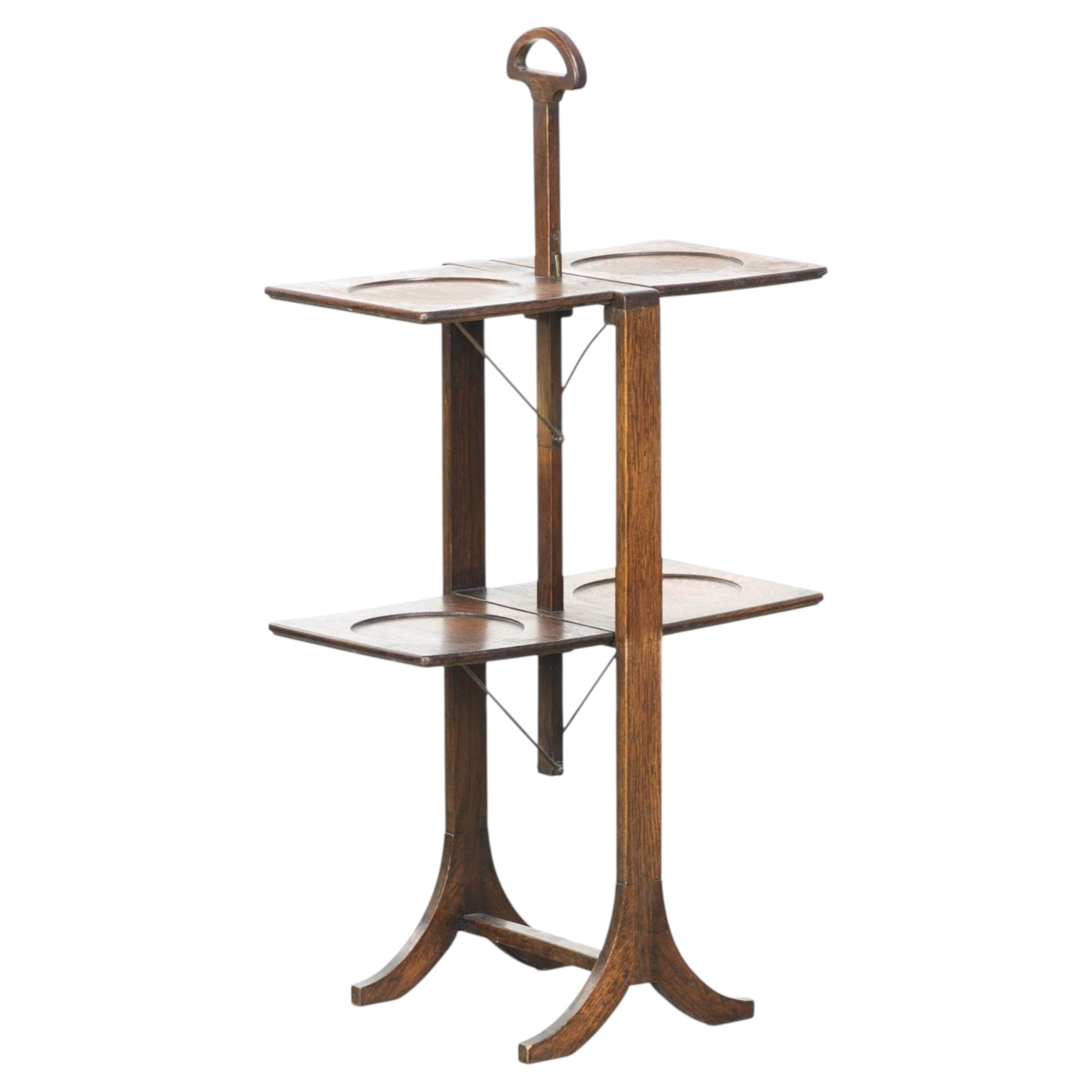 English side table made of oak from the late 19th / early 20th century For Sale