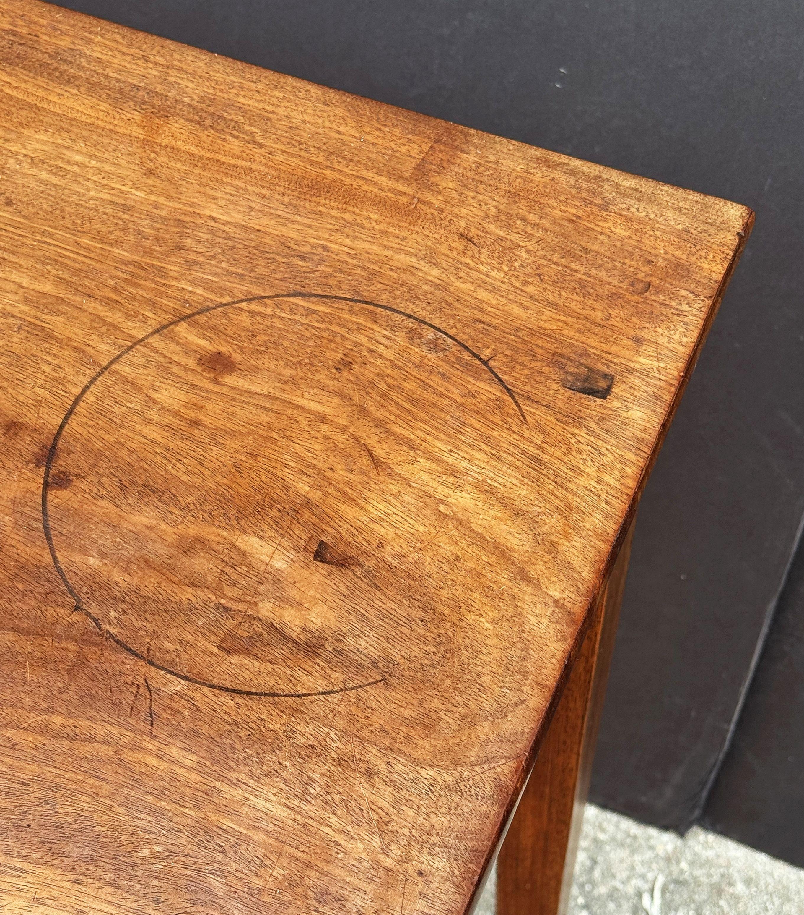 Table d'appoint ou bureau anglais en acajou de la période géorgienne en vente 5