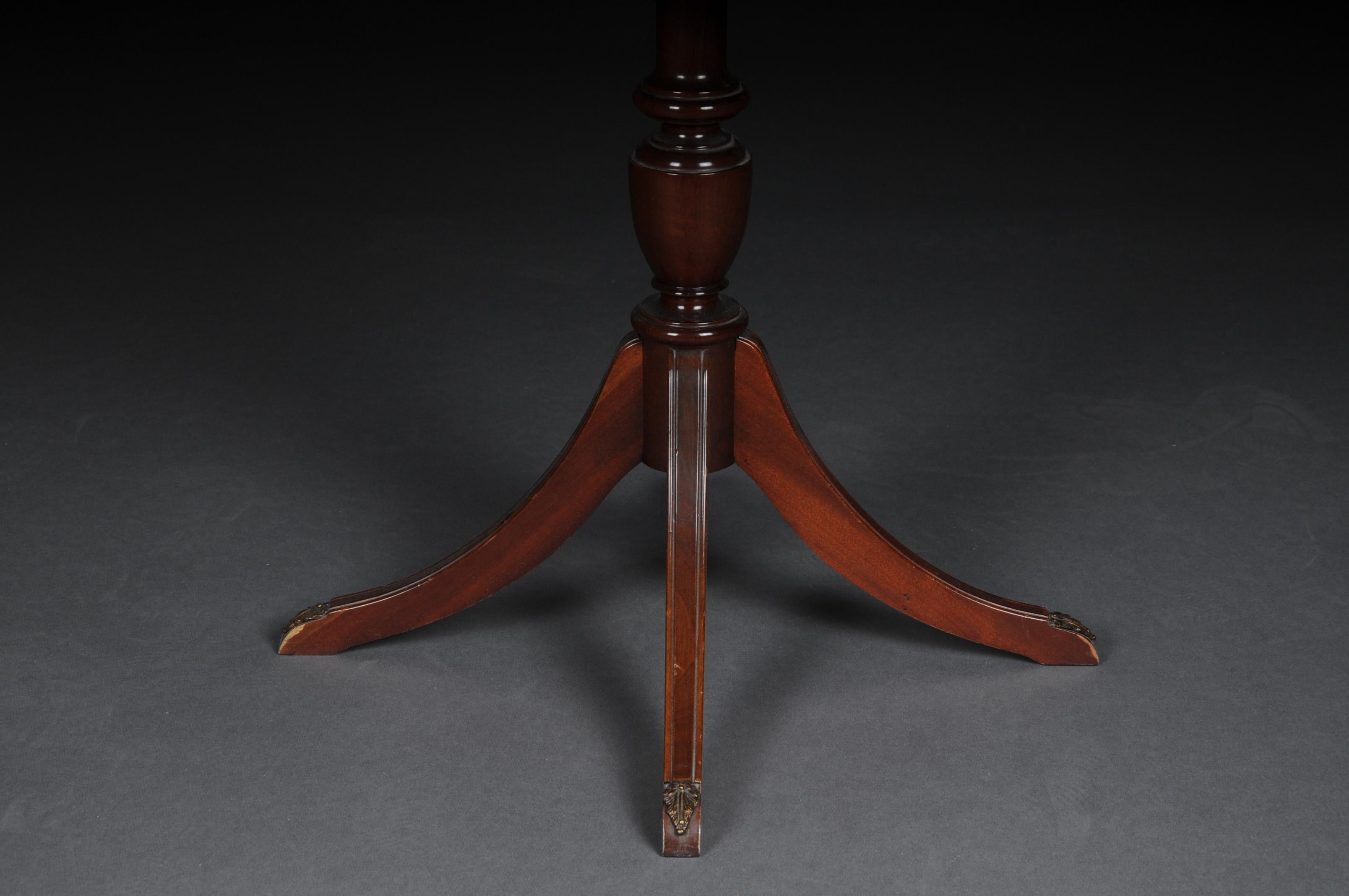 English Side Table / Table, 20th Century For Sale 2