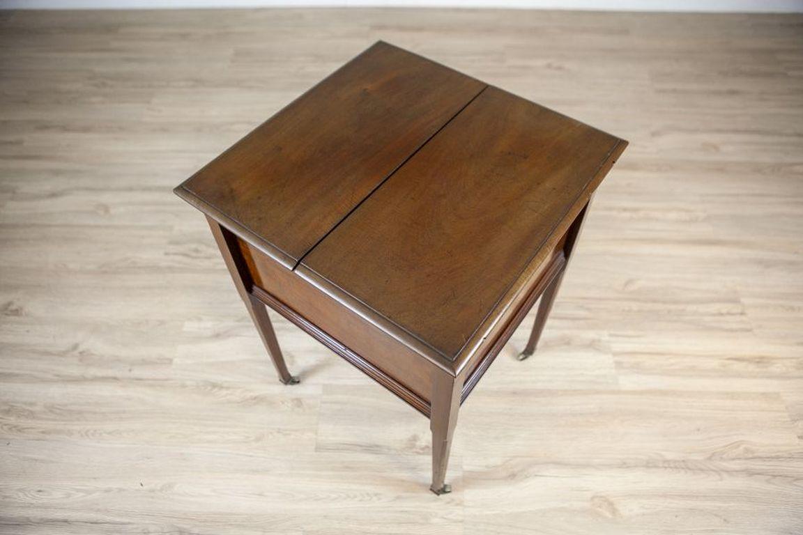 Late 19th Century English Mahogany Side Table / Bar With Hidden Tray Circa 1880 For Sale