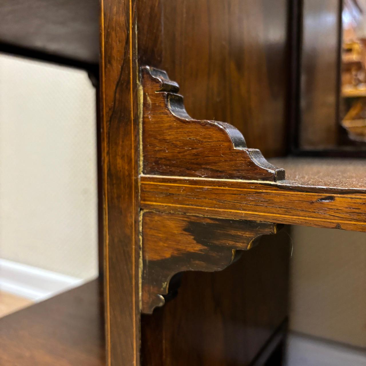 Enfilade anglais vers 1900  palissandre avec incrustations de buis 3