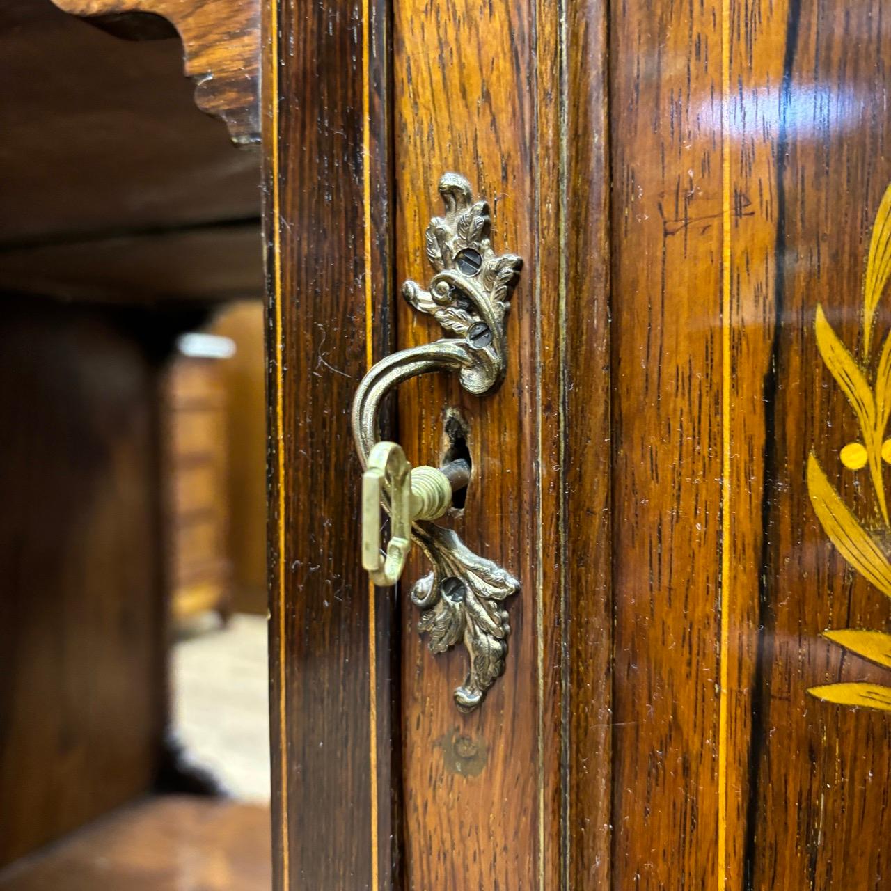 Enfilade anglais vers 1900  palissandre avec incrustations de buis 10