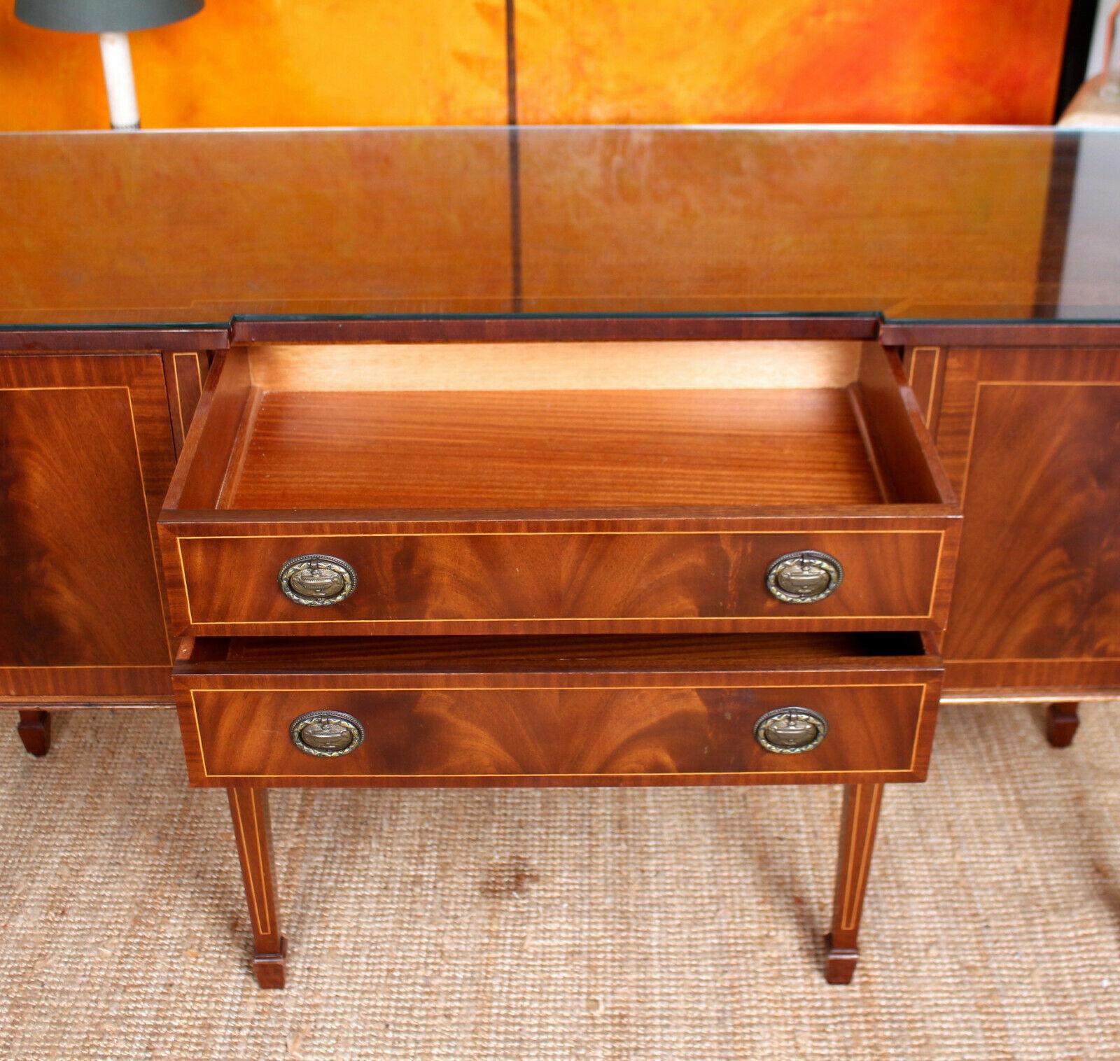 English Sideboard Fine Quality Inlaid Flamed Mahogany Credenza For Sale 3