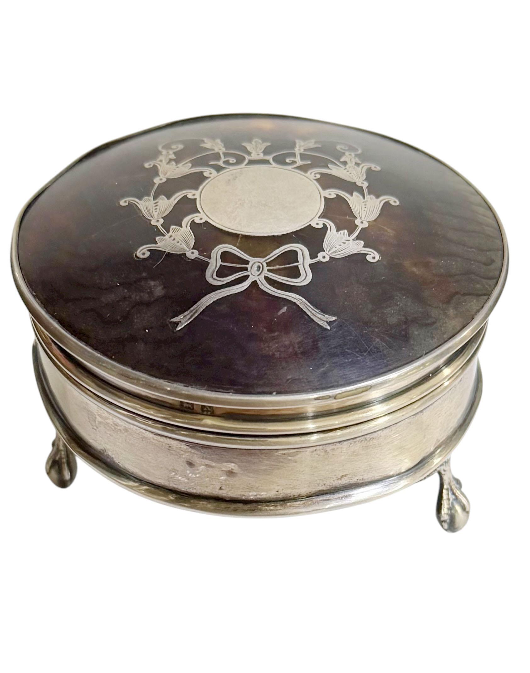 English Silver And Tortoise Shell Box In Good Condition For Sale In Tampa, FL