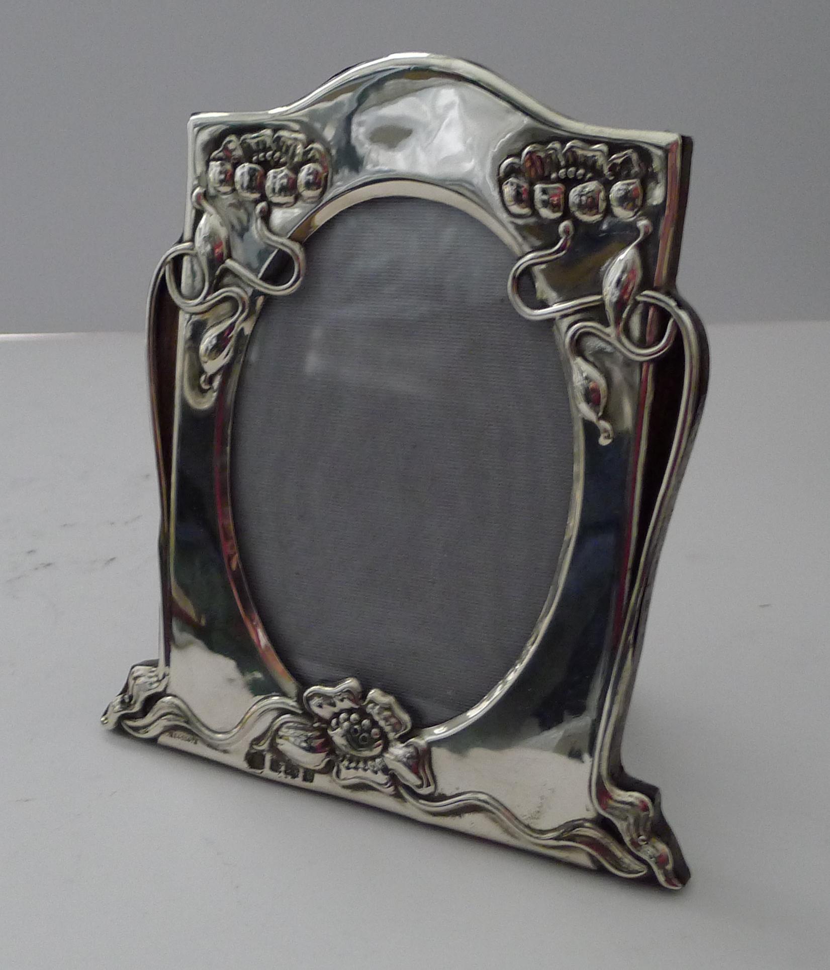 English Silver Art Nouveau Picture Frame - 1902 For Sale 8