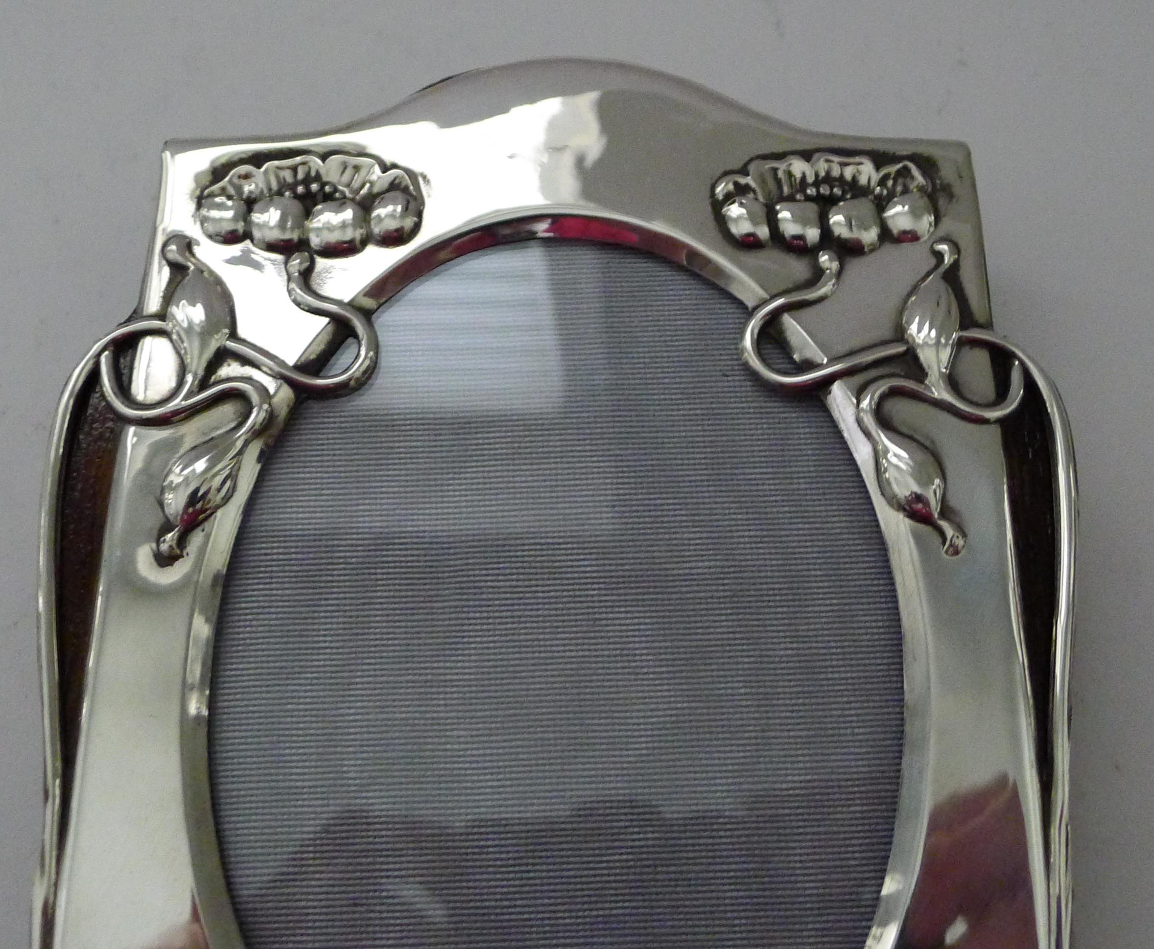 English Silver Art Nouveau Picture Frame - 1902 In Good Condition For Sale In Bath, GB