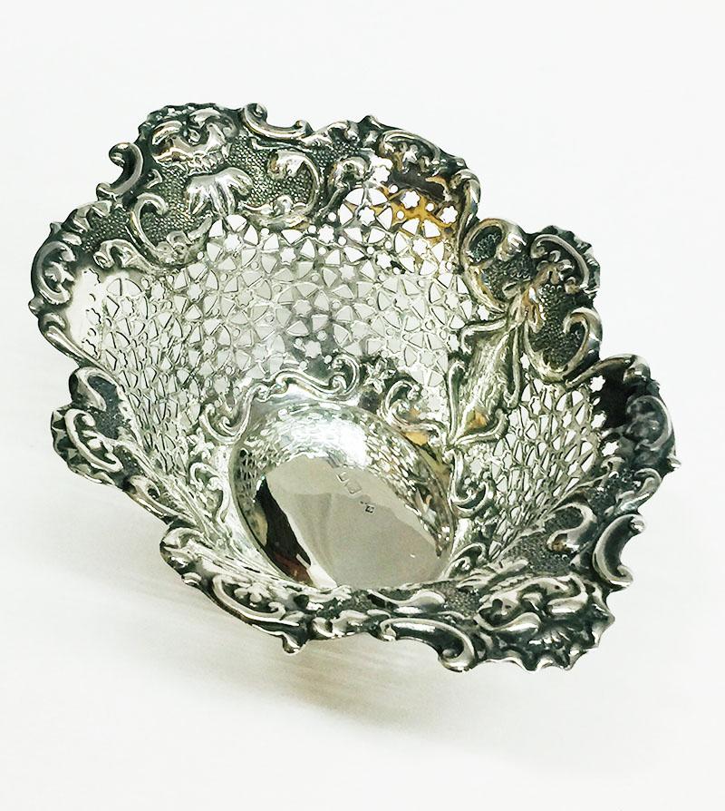 20th Century English Silver basket by Henry Moreton, 1900-1920 For Sale