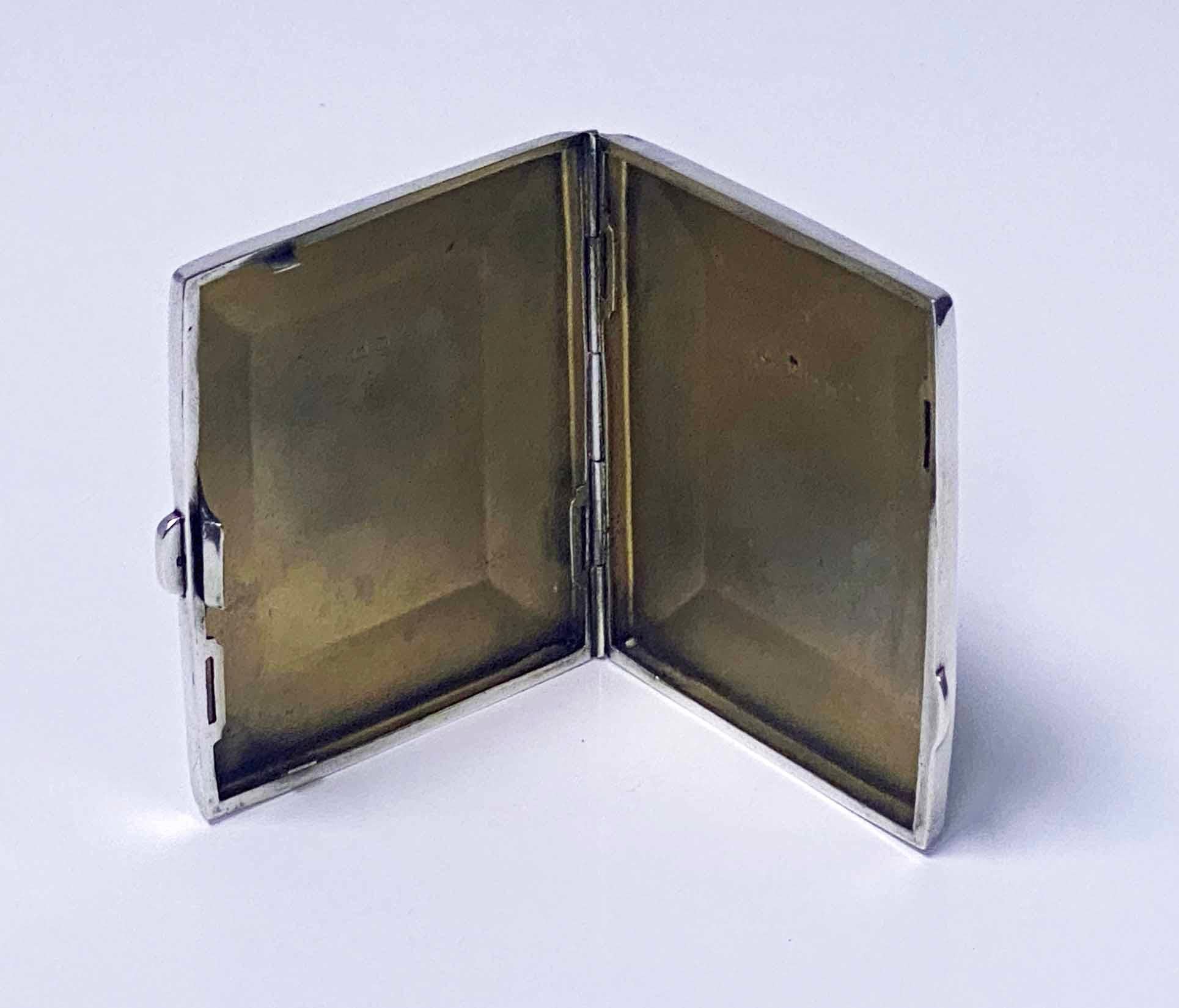 Early 20th Century English Silver Cigarette Case Birmingham 1911 Joseph Gloster Ltd For Sale