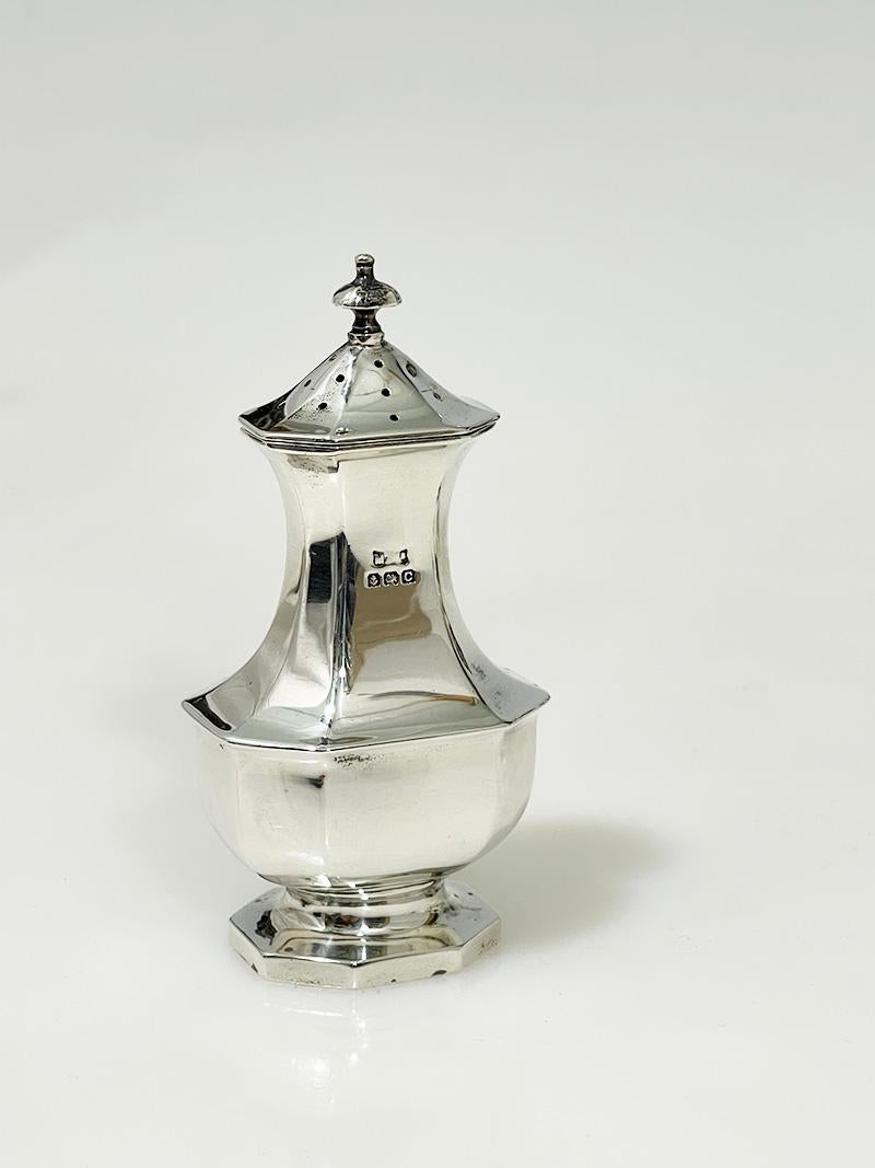 English Silver condiment set by Mappin & Webb, Birmingham, 1927 For Sale 3