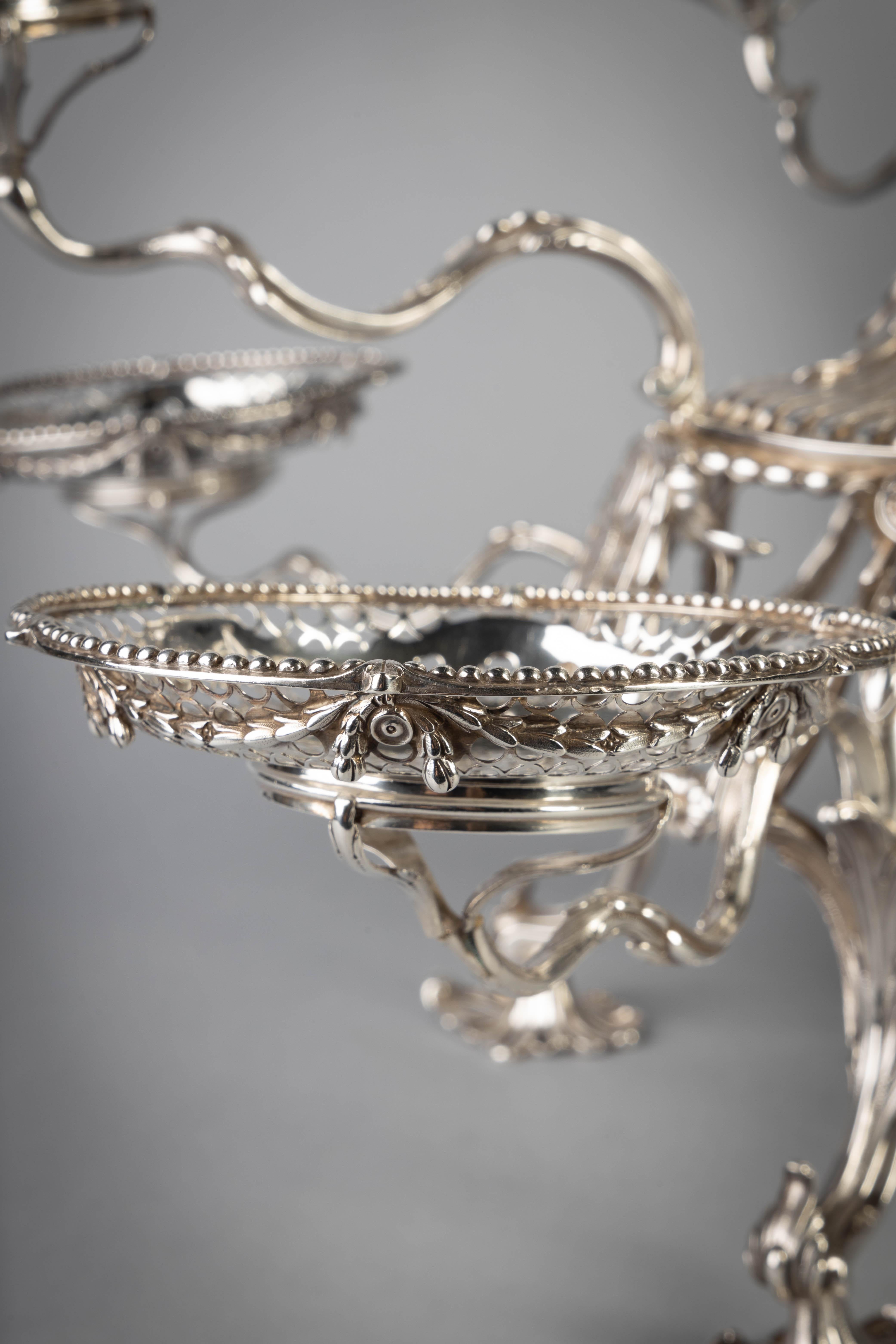 English Georgian Silver Nine-Basket Epergne In Good Condition For Sale In New York, NY