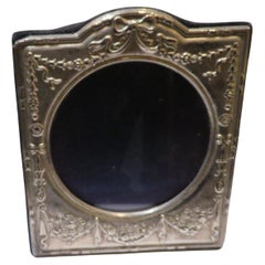 Cadre photo en argent anglais Kitney & Co Silversmith Rococo Hammered Photo Frame