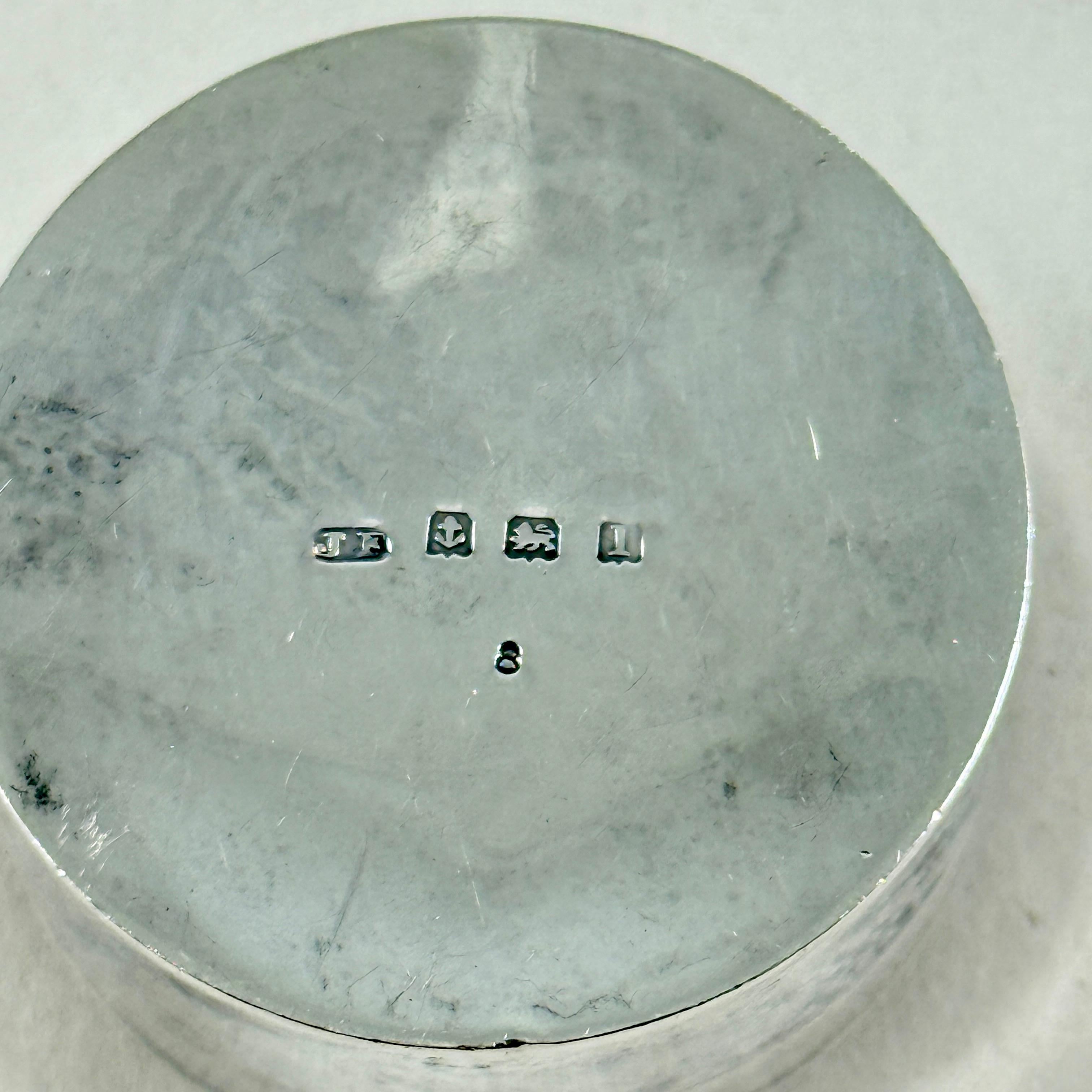 Pastillero de la Coronación de la Reina María Jorge V de plata inglesa, 1910 Silver en venta