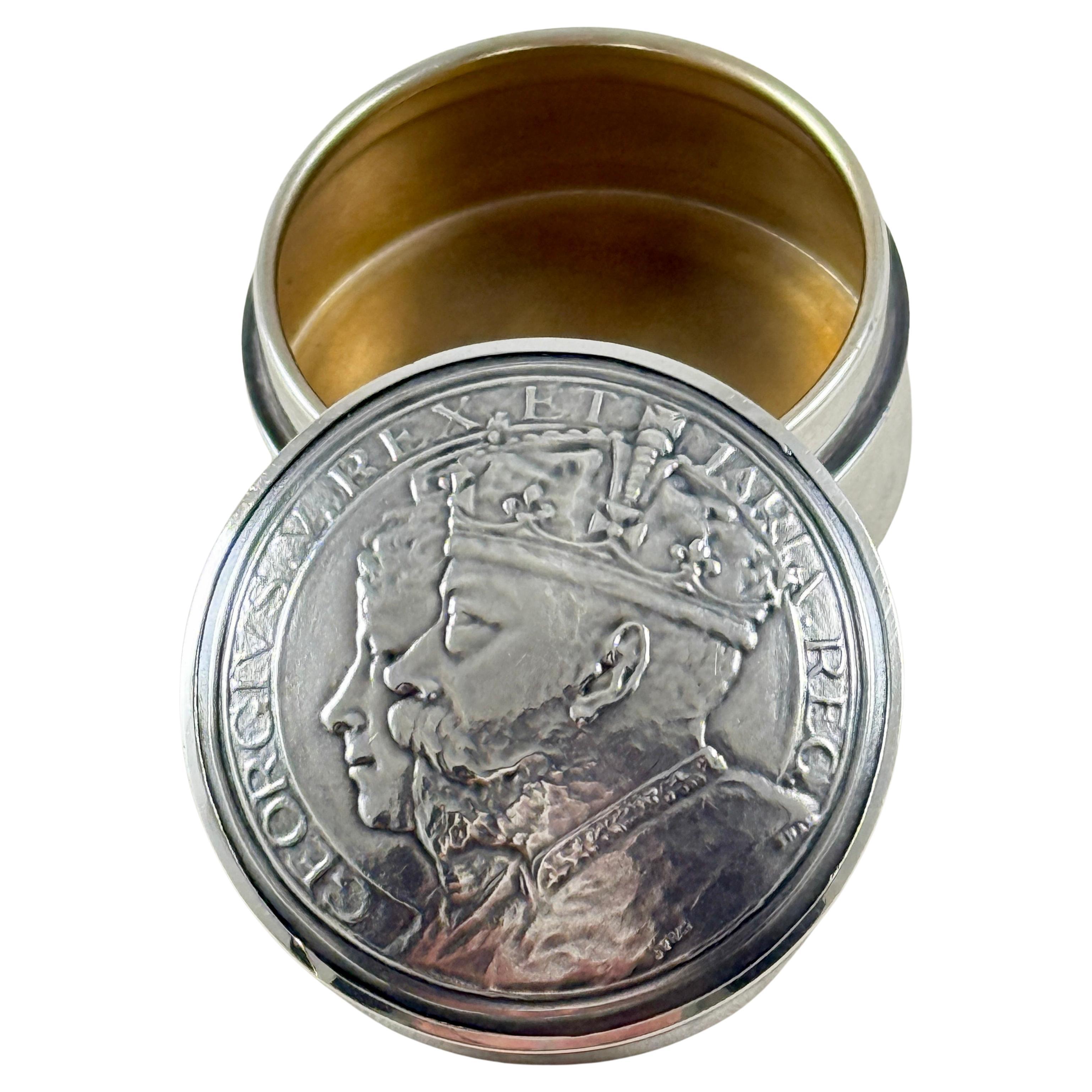 Pastillero de la Coronación de la Reina María Jorge V de plata inglesa, 1910