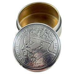 Englisch Silber George V Königin Mary Krönung Pillendose, 1910