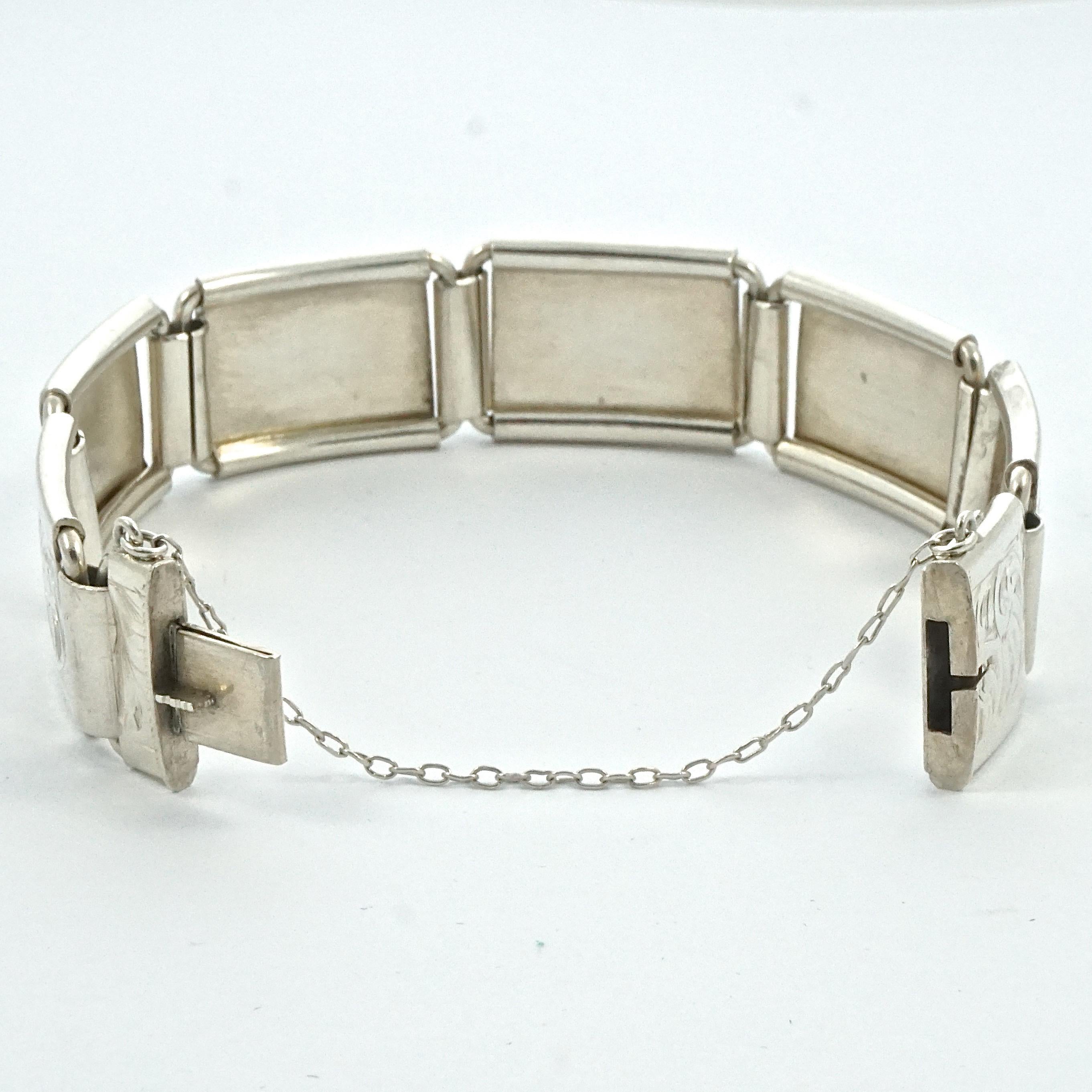 English Silver Hand Engraved Scroll Panel Link Bracelet circa 1960s For Sale 2