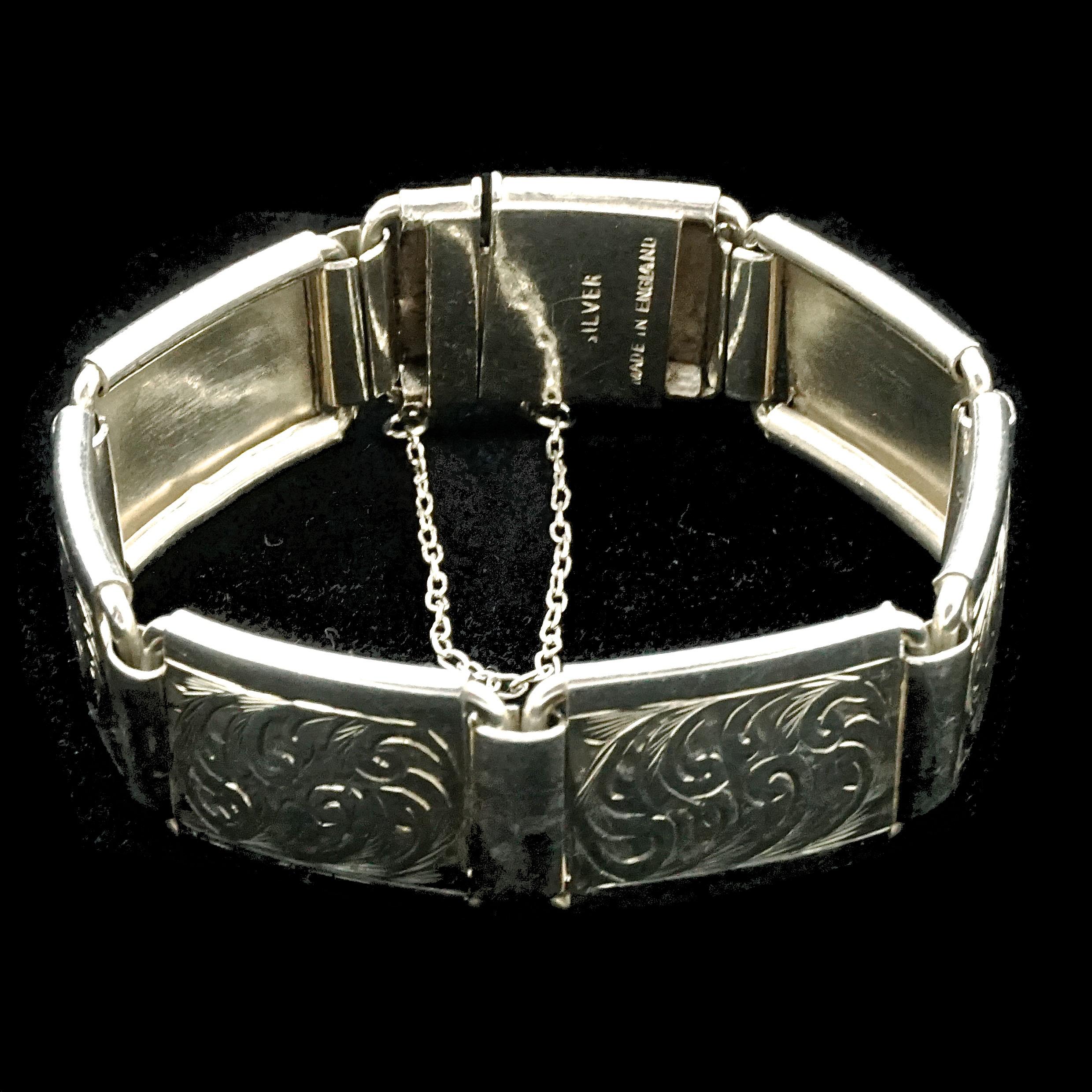 English Silver Hand Engraved Scroll Panel Link Bracelet circa 1960s For Sale 4