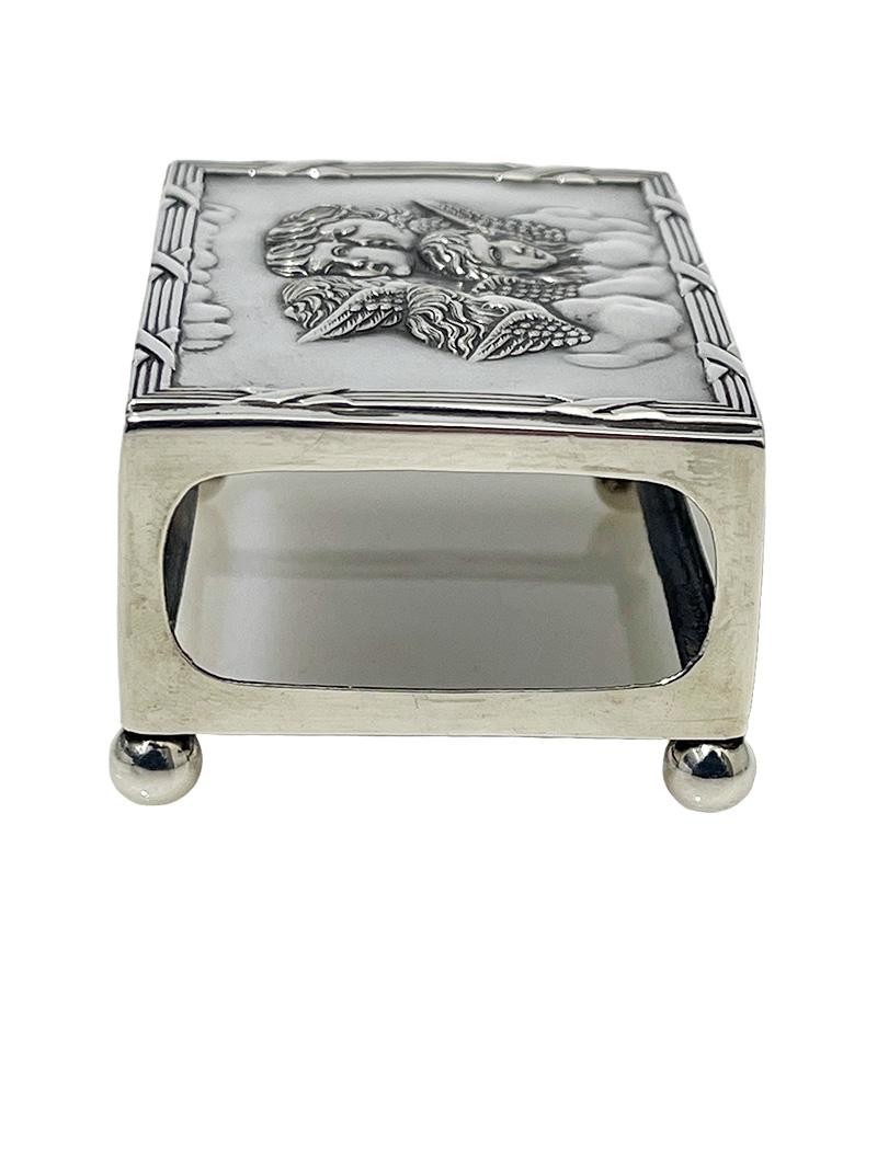Silver English silver match box cover by Henry Matthews, 1903 For Sale