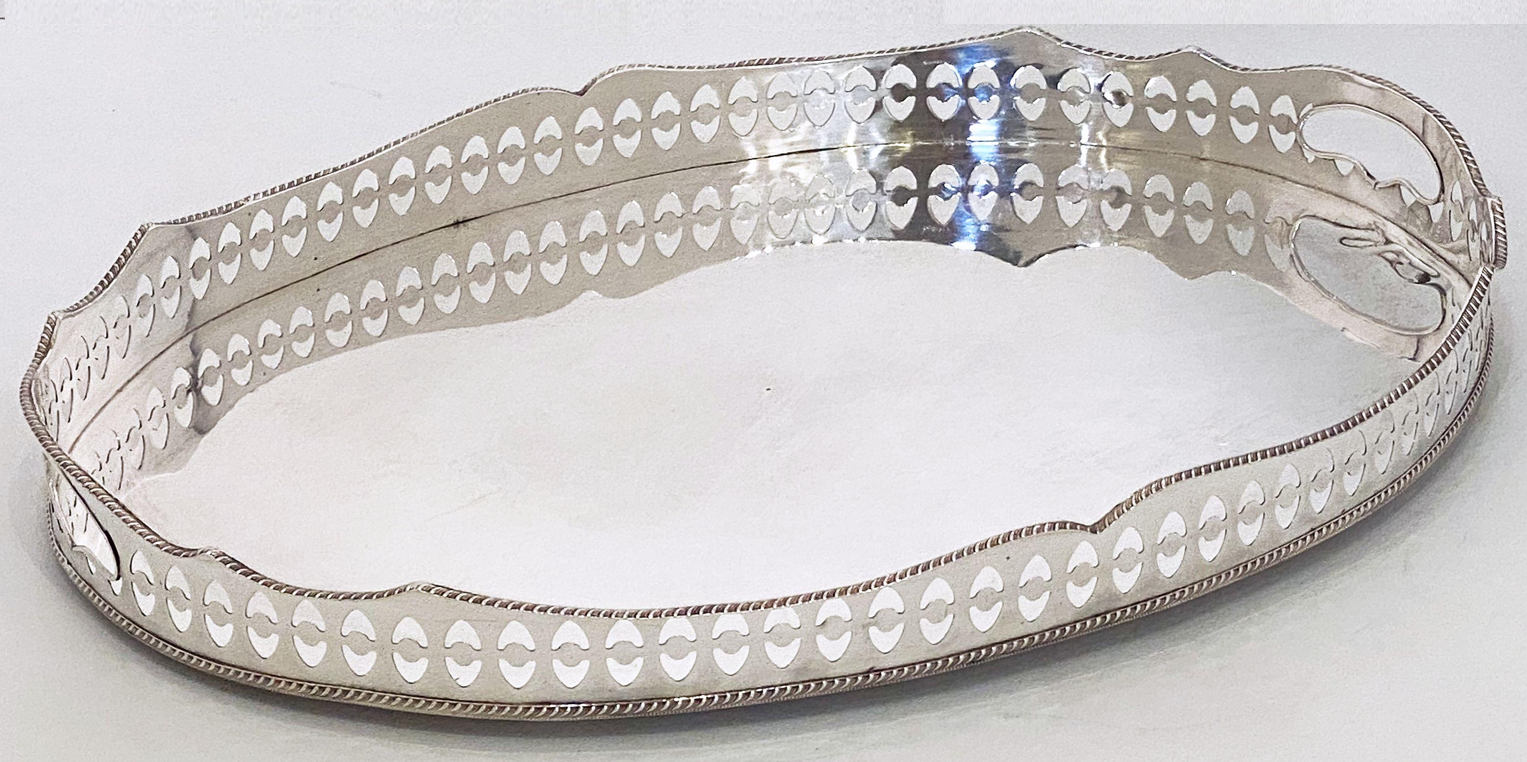 English Silver Oval Gallery Serving or Drinks Tray In Good Condition In Austin, TX