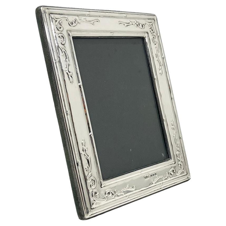 Cornice d'argento inglese di P & A. Panton, 1985 in vendita